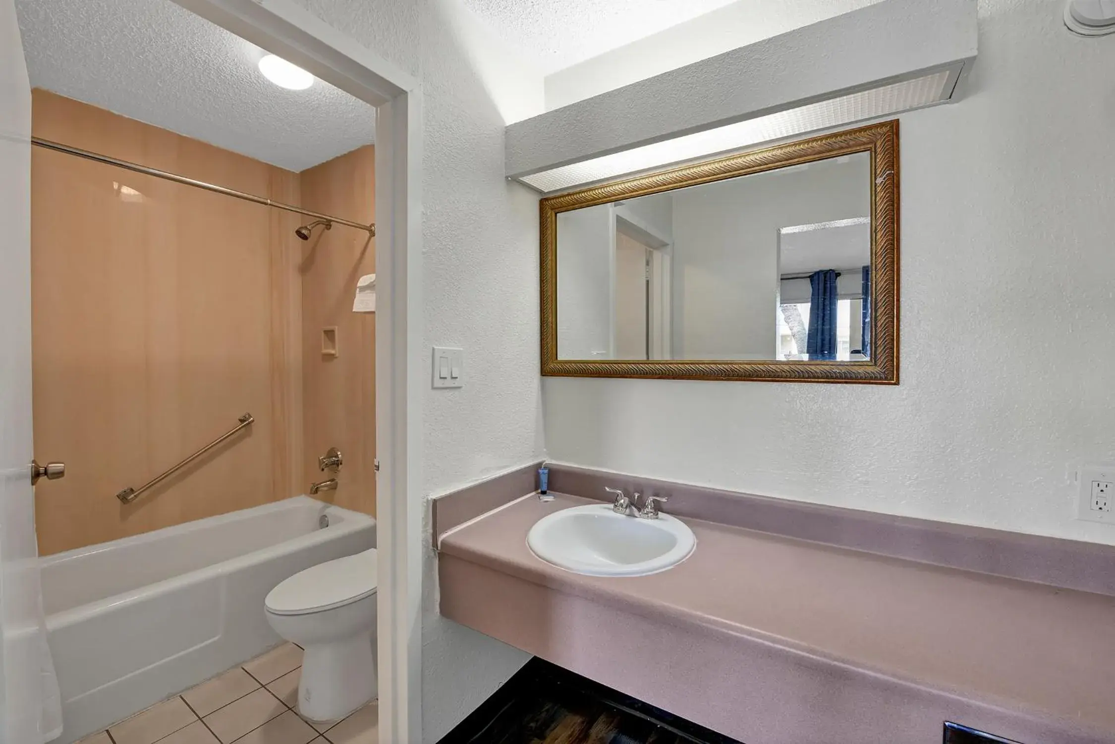 Bathroom in Zen Living Suites Extended Stay - Jacksonville - Orange Park