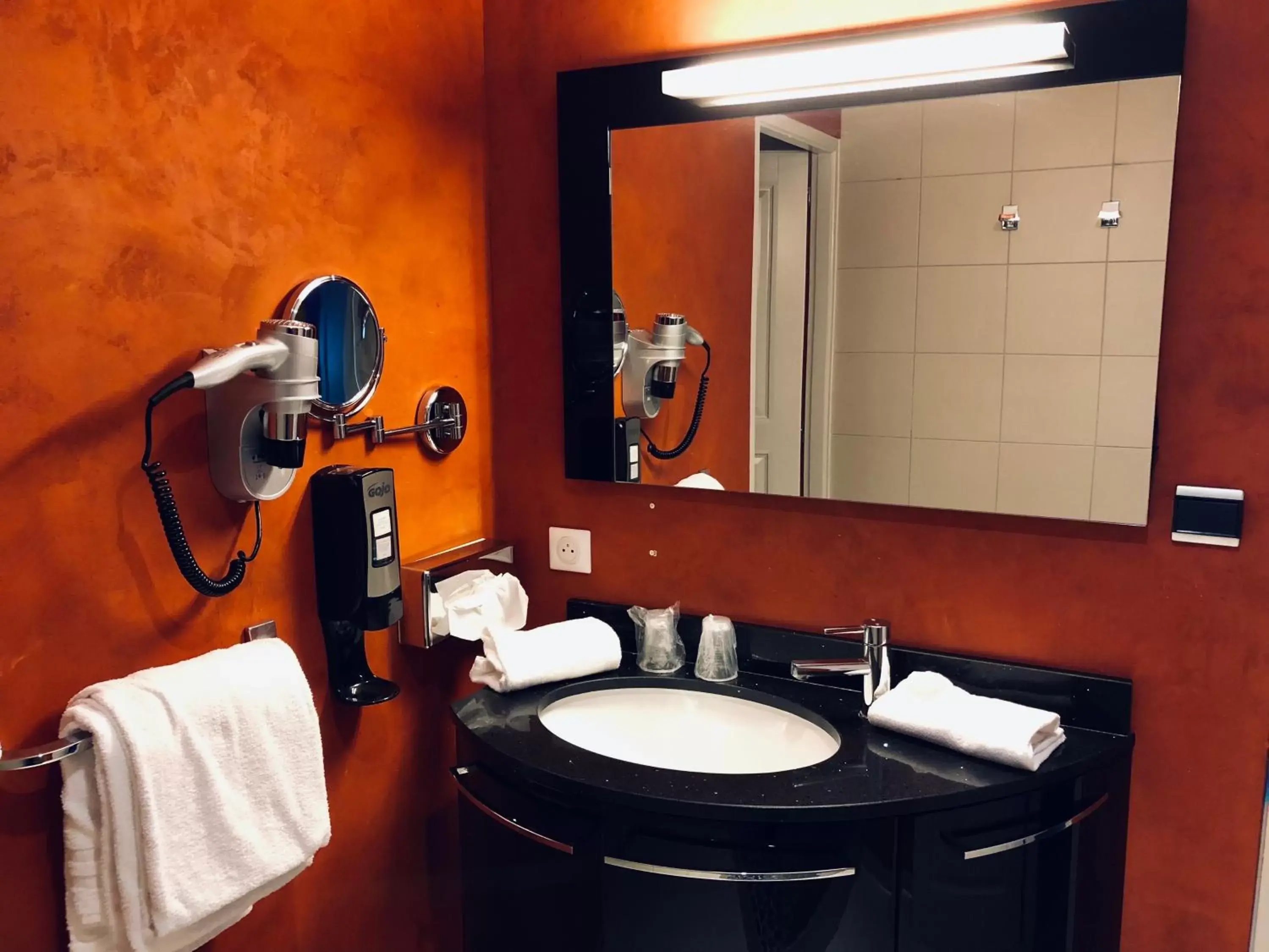 Bathroom in Best Western Hôtel De La Bourse