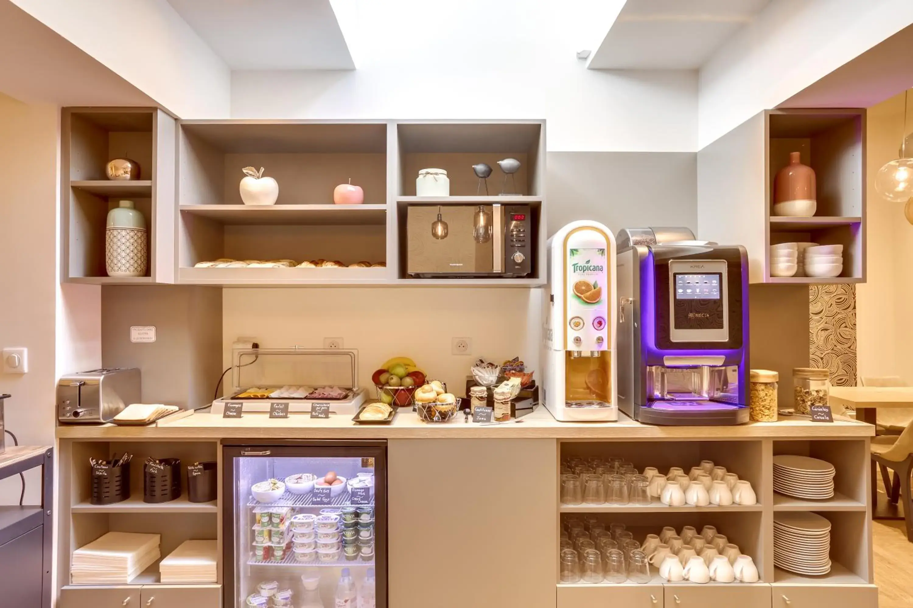 Buffet breakfast in Hotel Courseine Buffet breakfast in Hotel Courseine