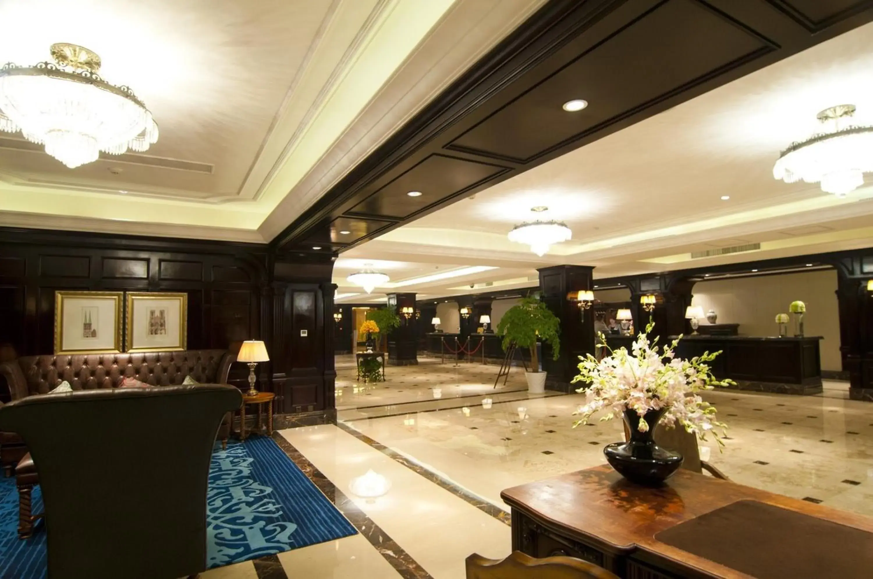 Lobby/Reception in Royal Grace Hotel Optics Valley Wuhan