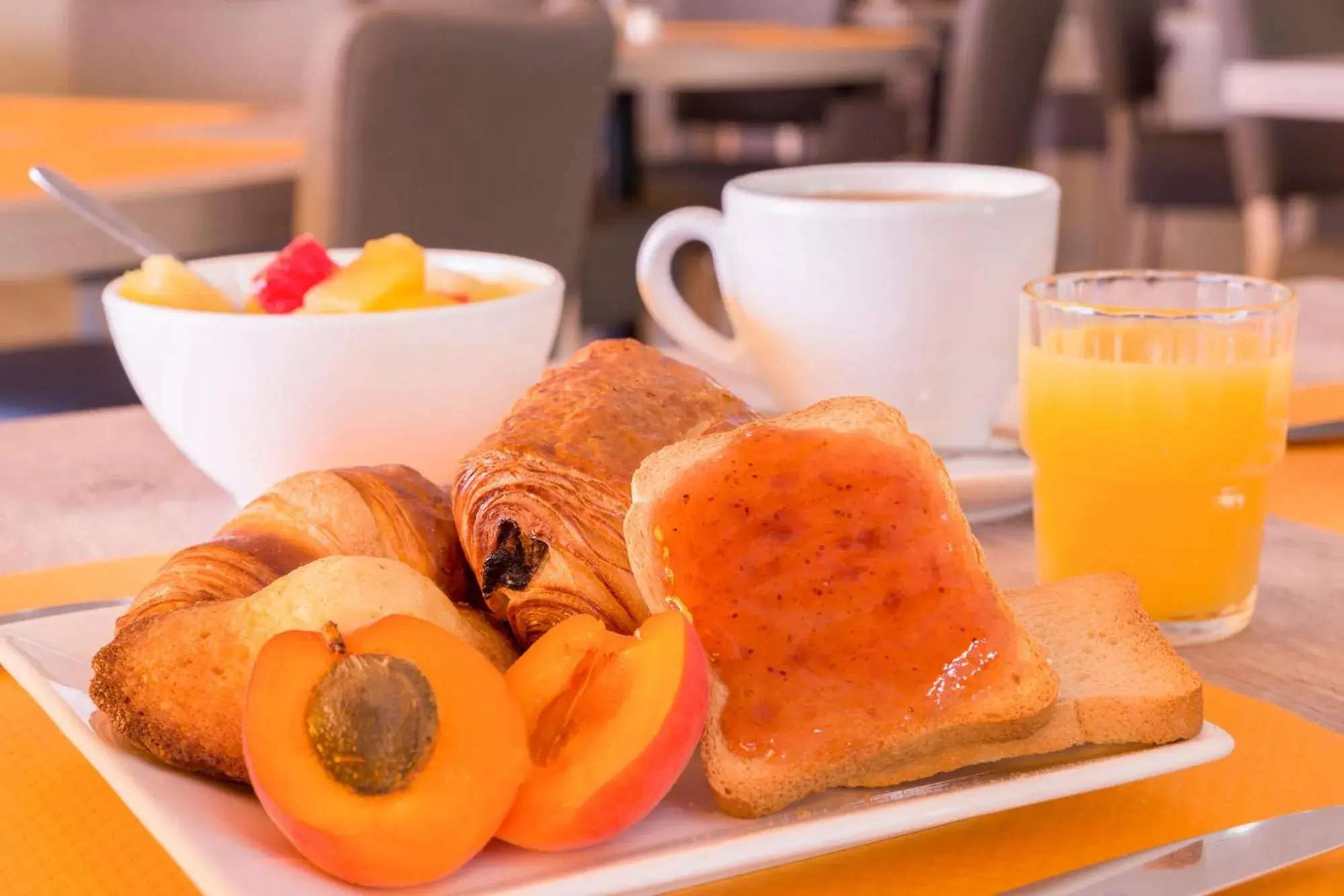Continental breakfast, Breakfast in The Originals City, Hotel Valence Est