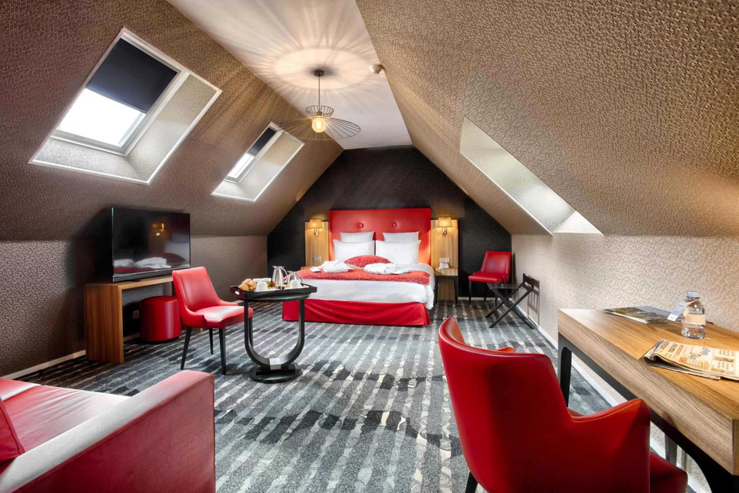 Bedroom, Bed in Mercure Cabourg Hôtel & Spa