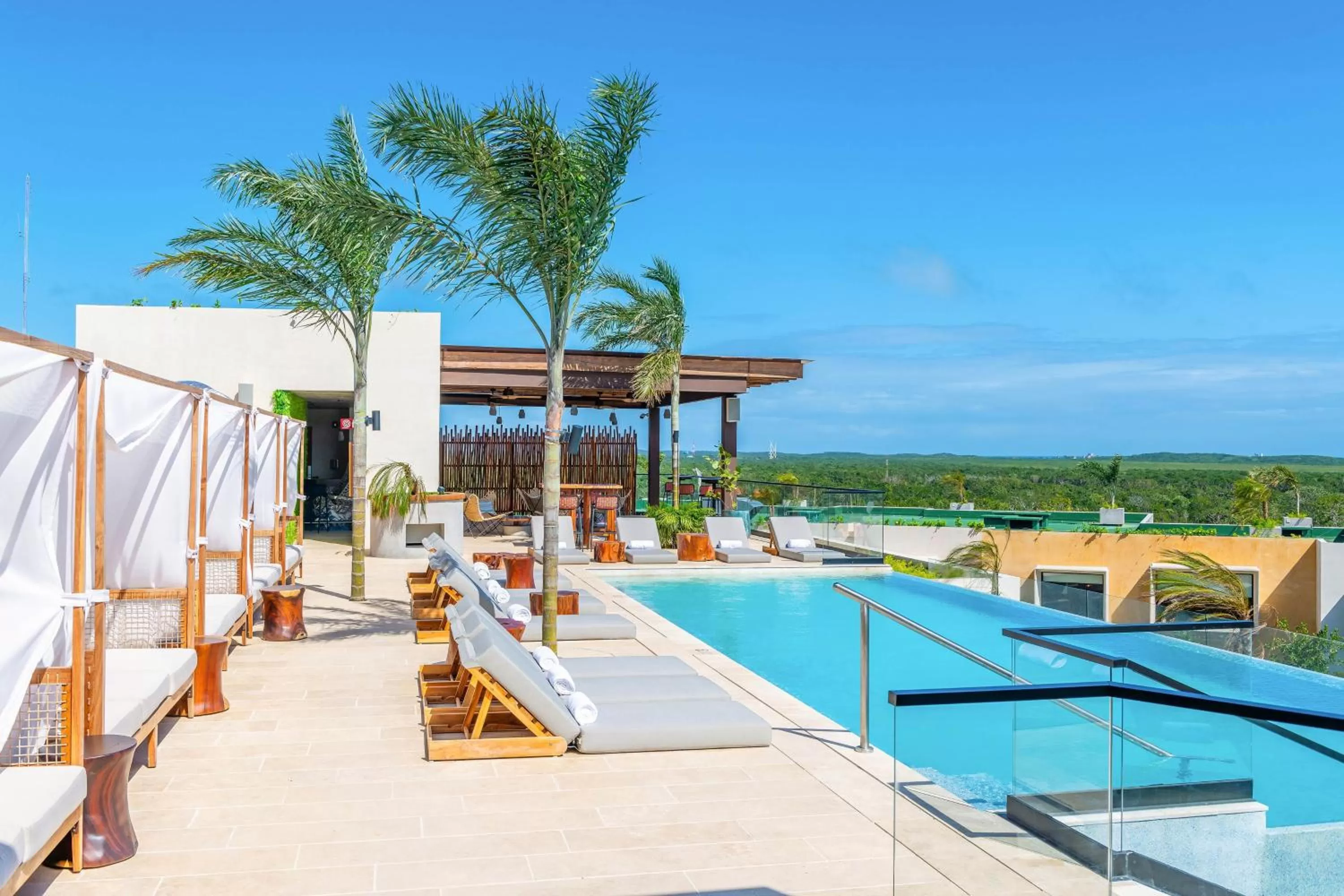 Swimming pool in Aloft Tulum