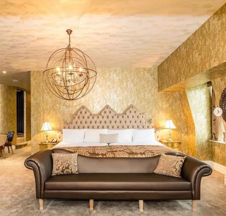 Bedroom in The Shankly Hotel