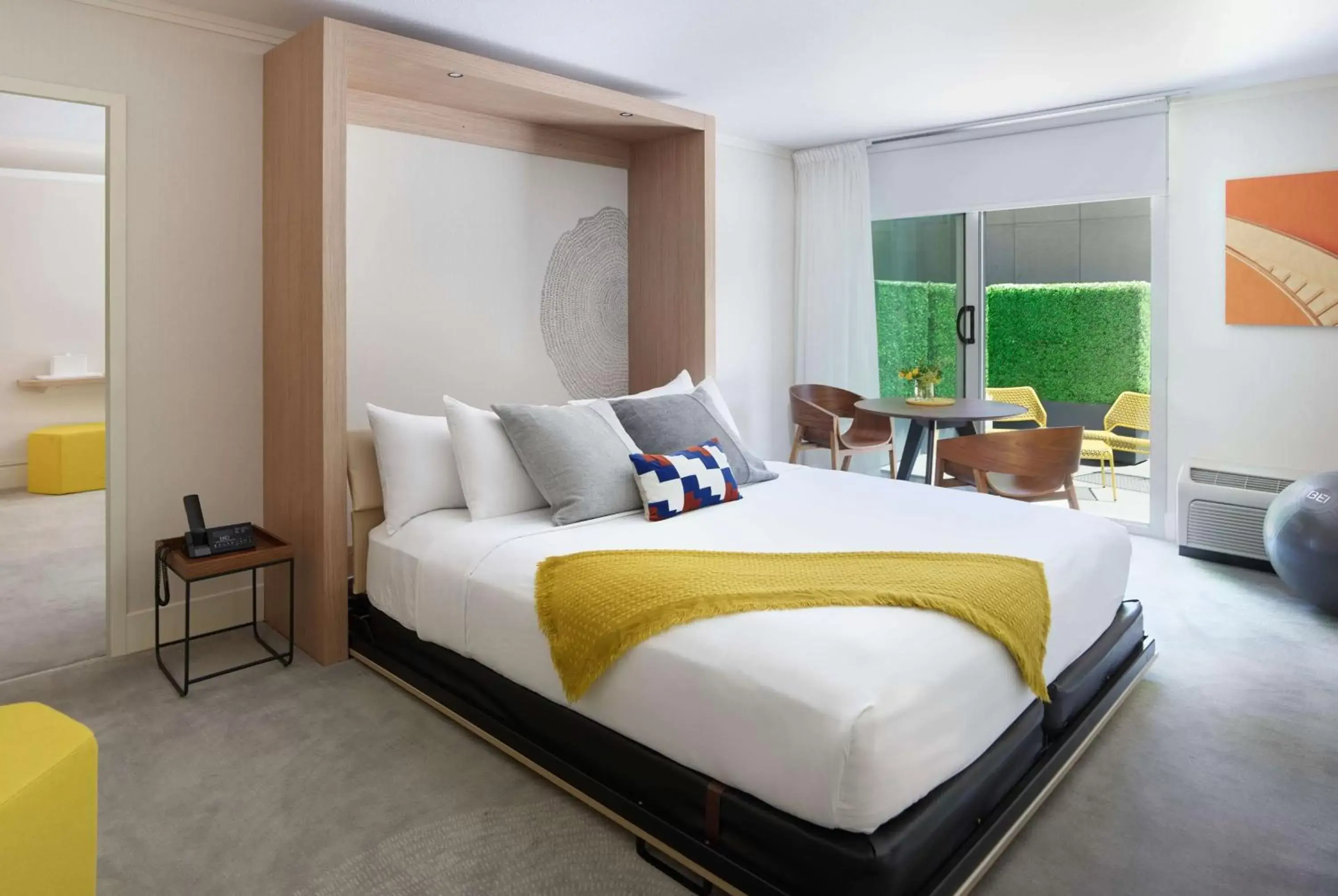 Photo of the whole room, Bed in BEI San Francisco, Trademark Collection by Wyndham