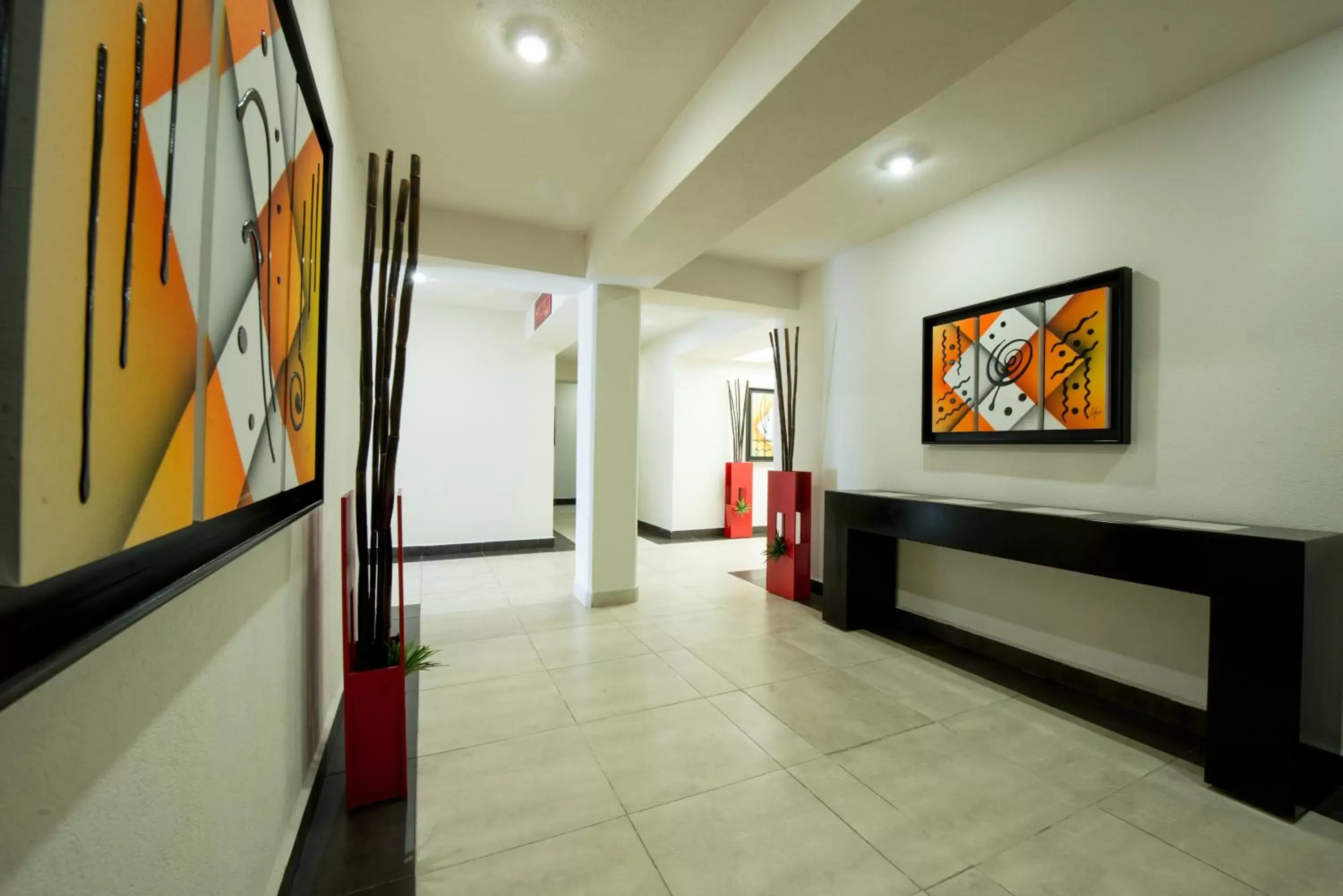 Decorative detail, Lobby/Reception in Hotel Portonovo Plaza Malecon