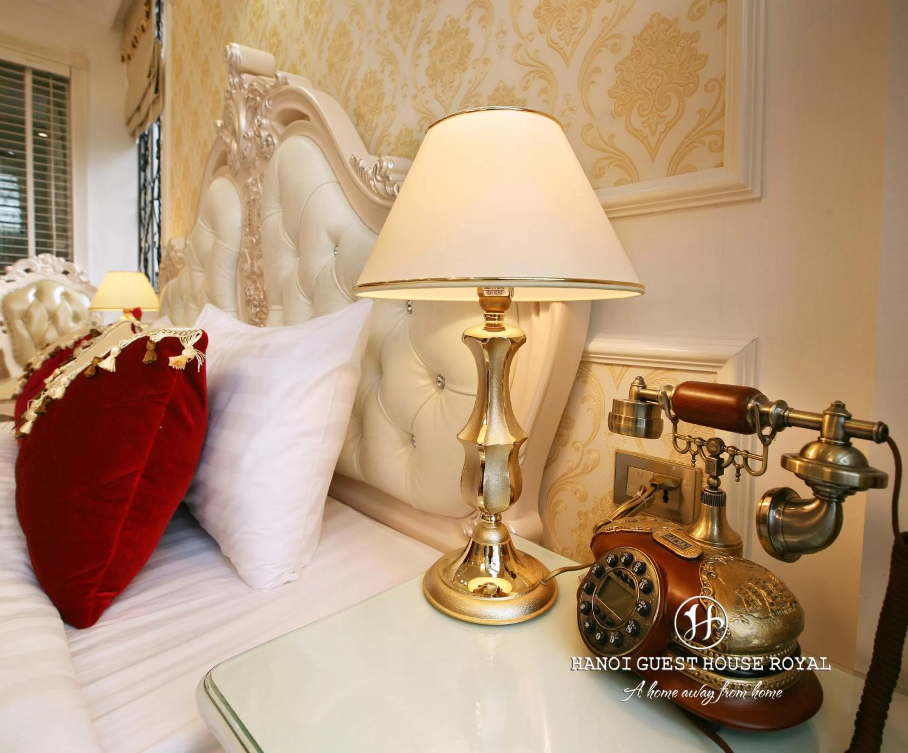 Bedroom, Bed in Hanoi Hotel Royal