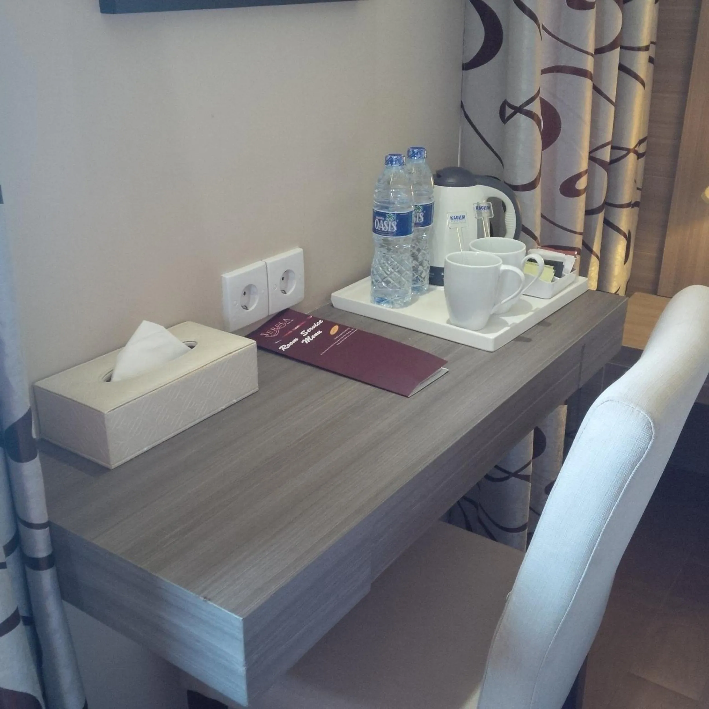 Coffee/tea facilities in Serela Kuta by KAGUM Hotels