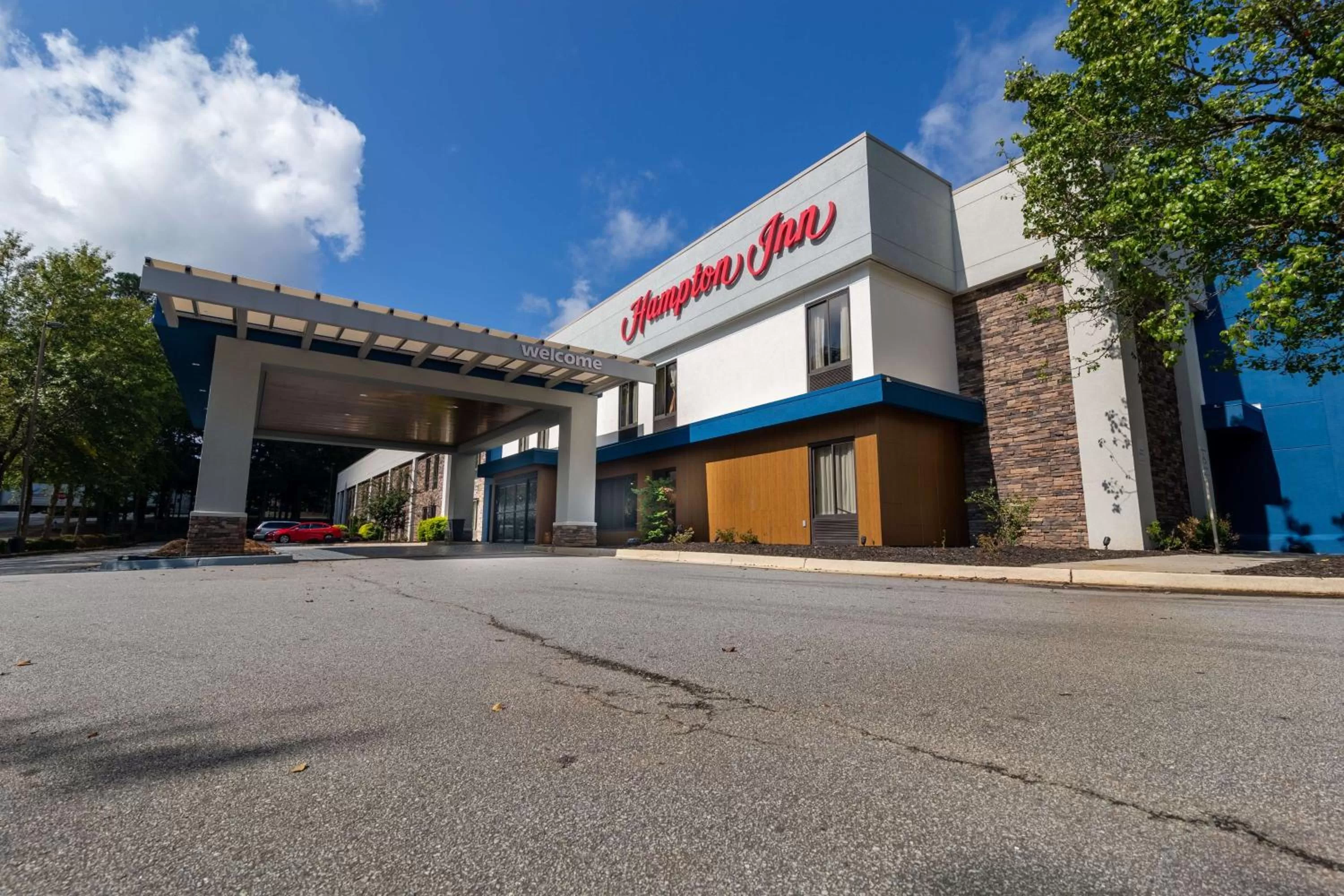 Property building in Hampton Inn Atlanta/Peachtree City