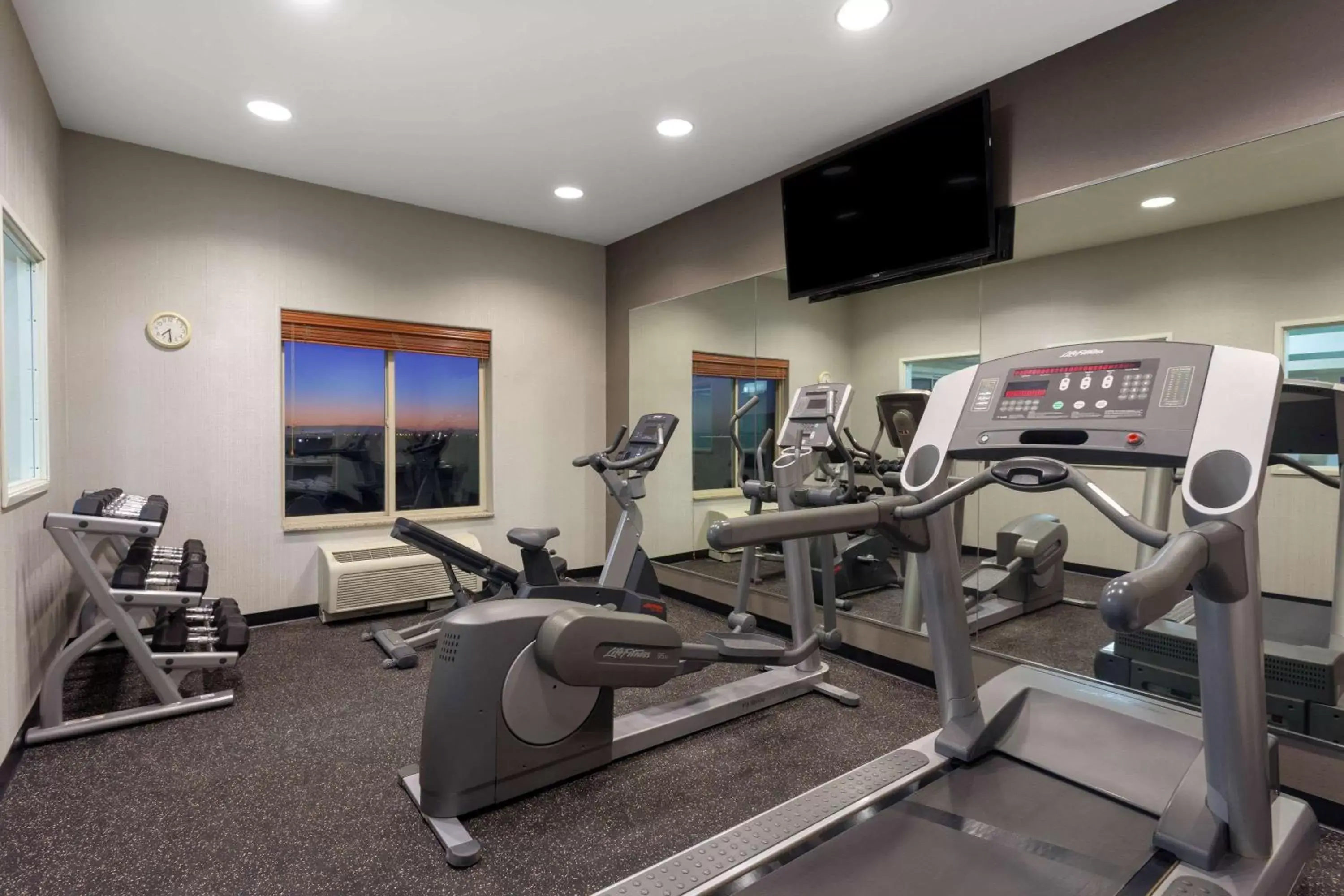Fitness centre/facilities, Fitness Center/Facilities in Wingate by Wyndham Moses Lake