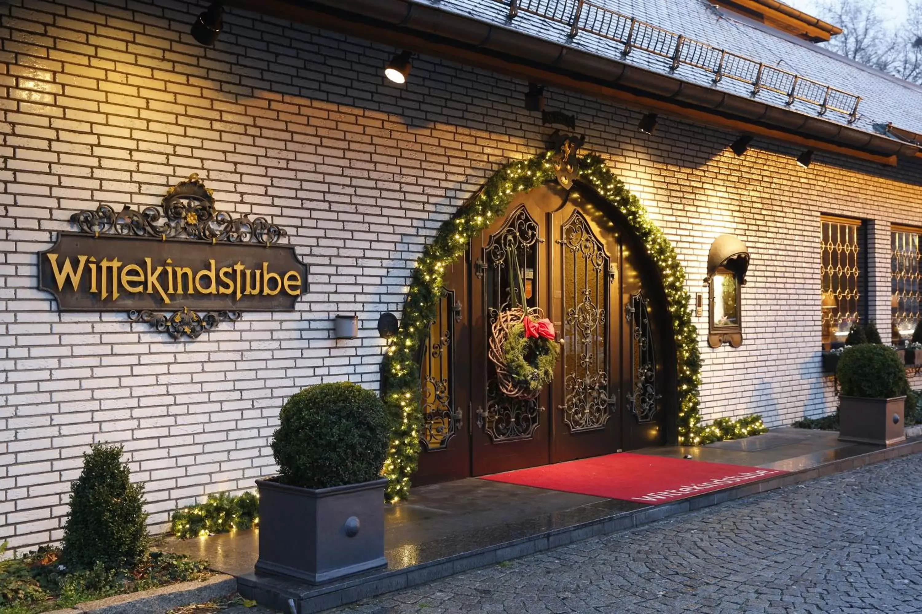 Facade/entrance in Parkhotel Wittekindshof