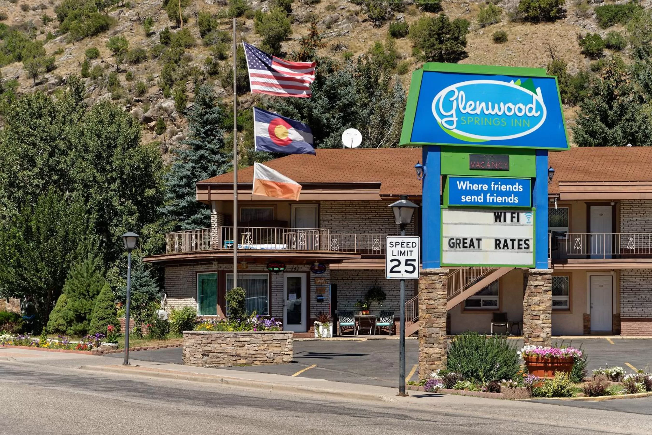 Facade/entrance in Glenwood Springs Inn