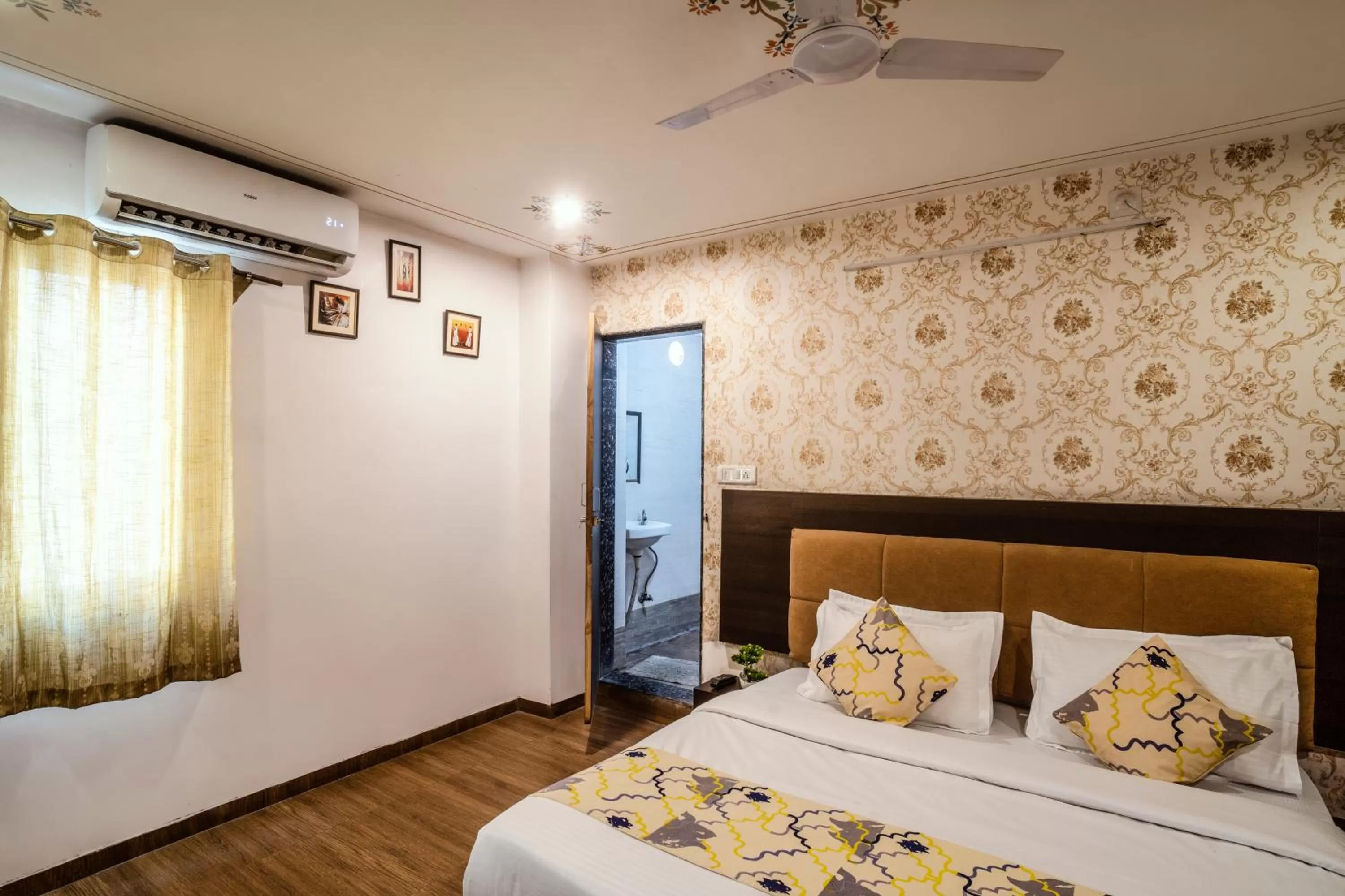 Photo of the whole room, Bed in Tripli Hotels Arunoday Palace