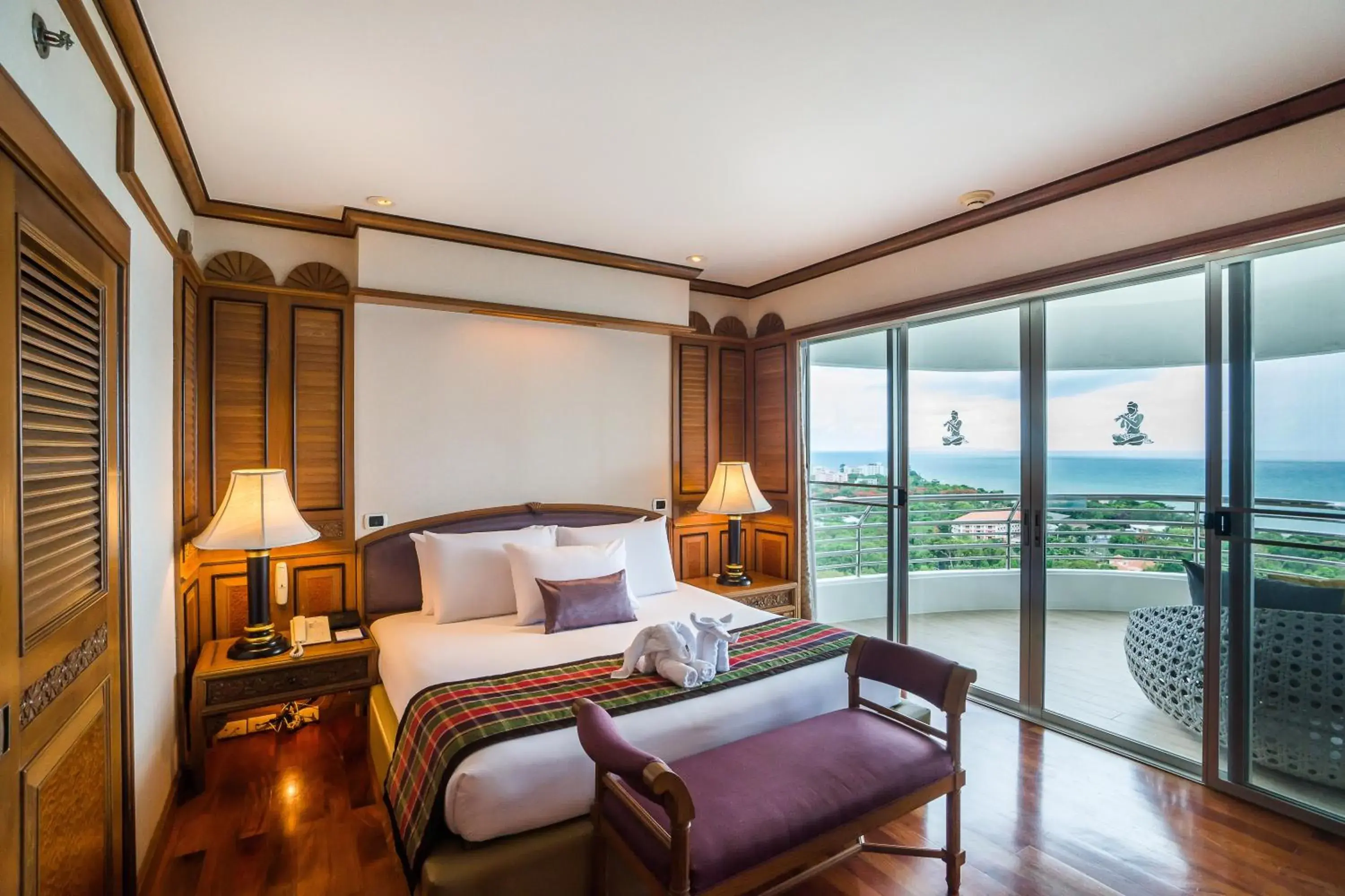 Regency Suite (2 bedrooms) in Royal Cliff Grand Hotel Pattaya