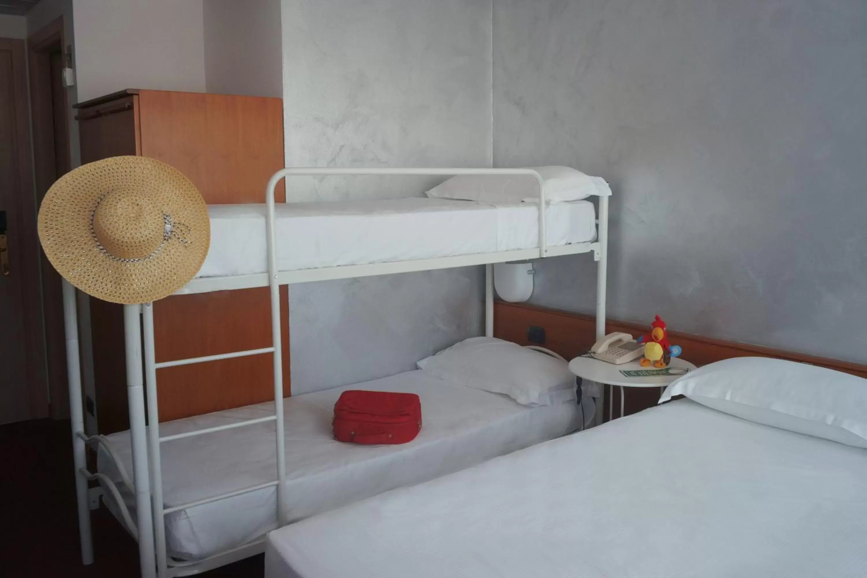 Bedroom, Bunk Bed in Hotel Valpolicella International