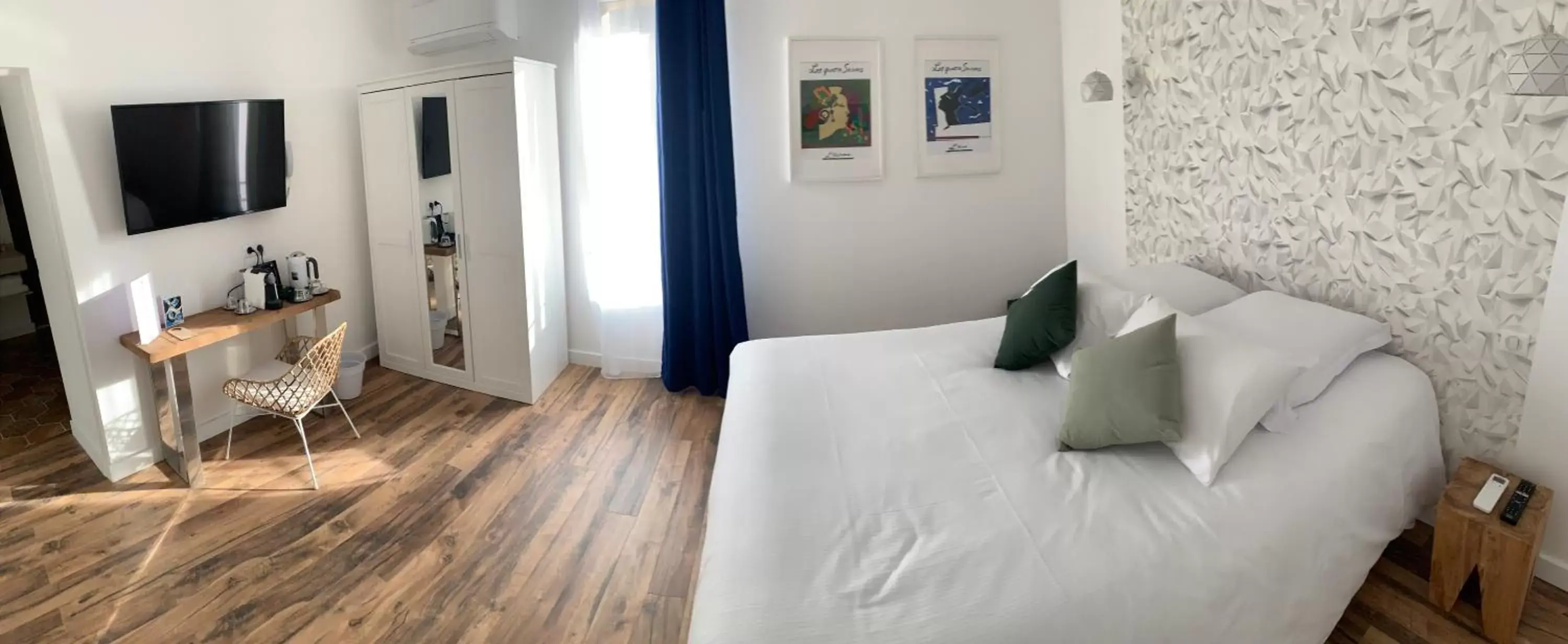 Standard Double Room in Hôtel O’Banel Standard Double Room in Hôtel O’Banel