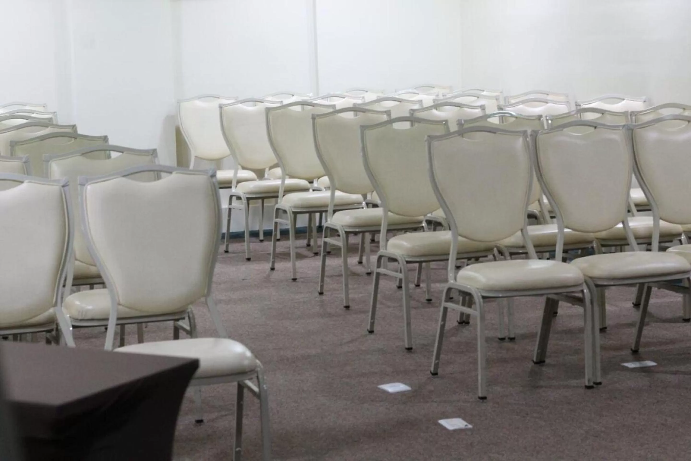 Business facilities in Compacto Hotel