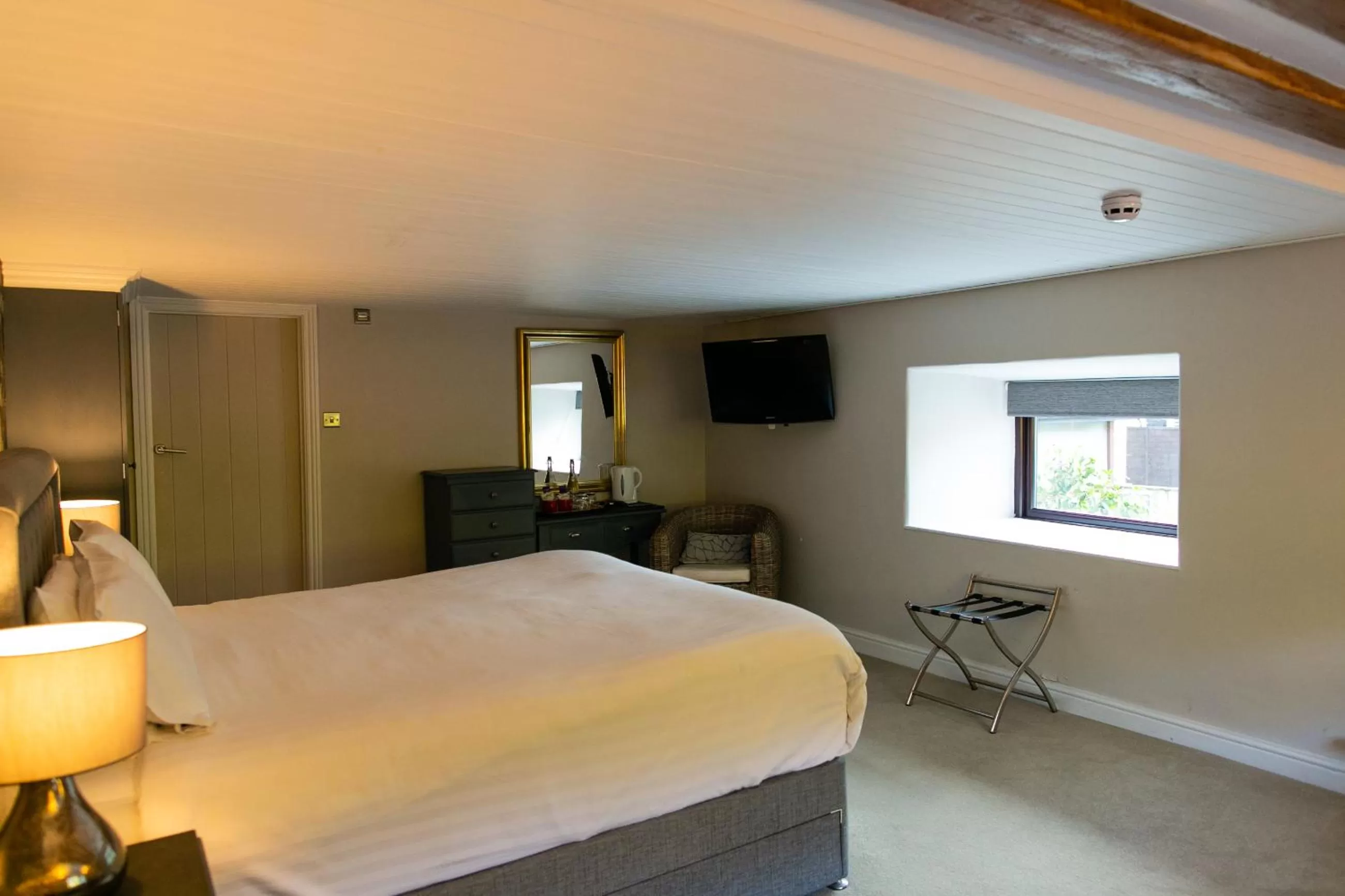 Bed in The Maltsters Arms