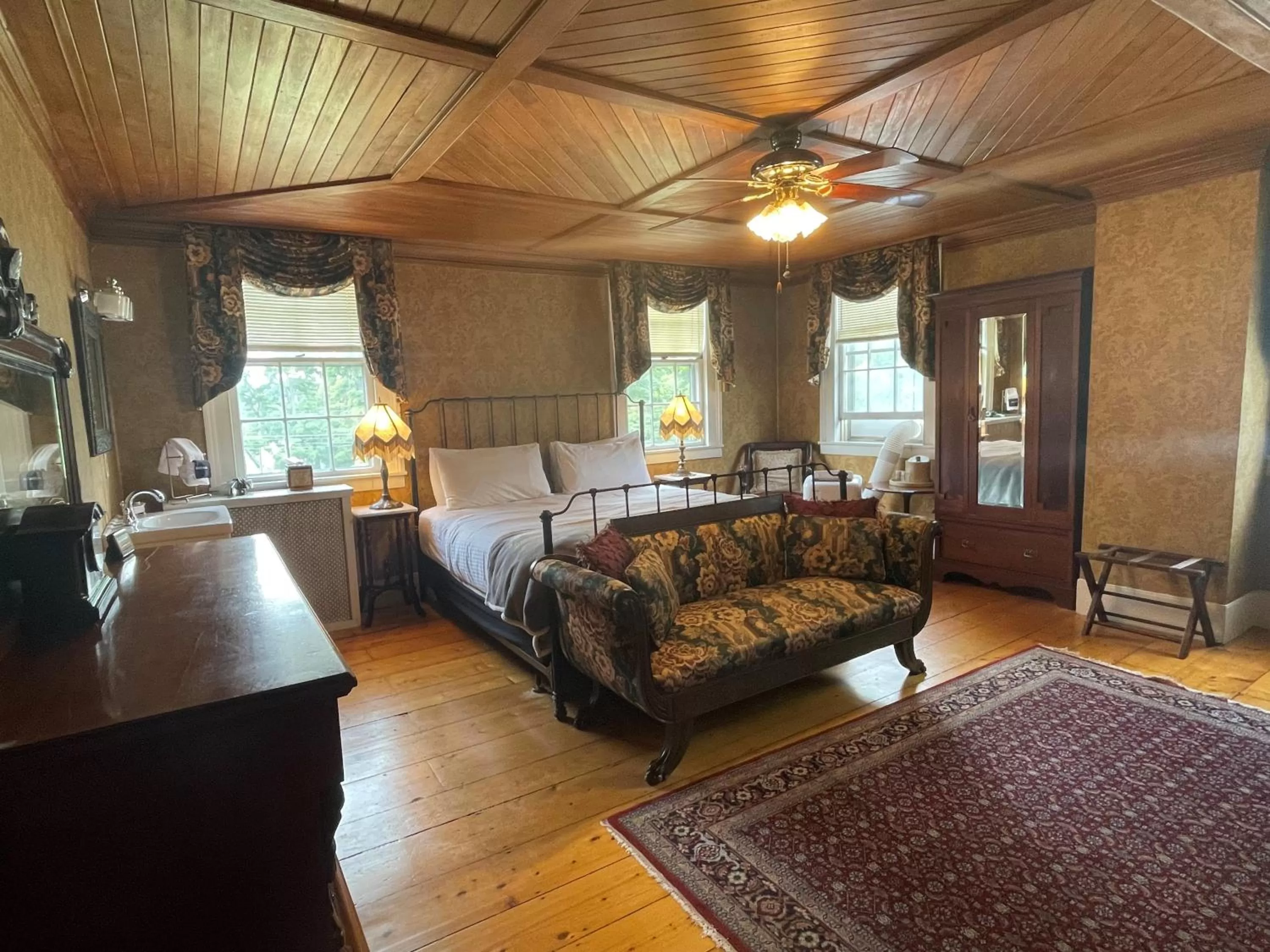 Photo of the whole room in Arlington Inn & Spa