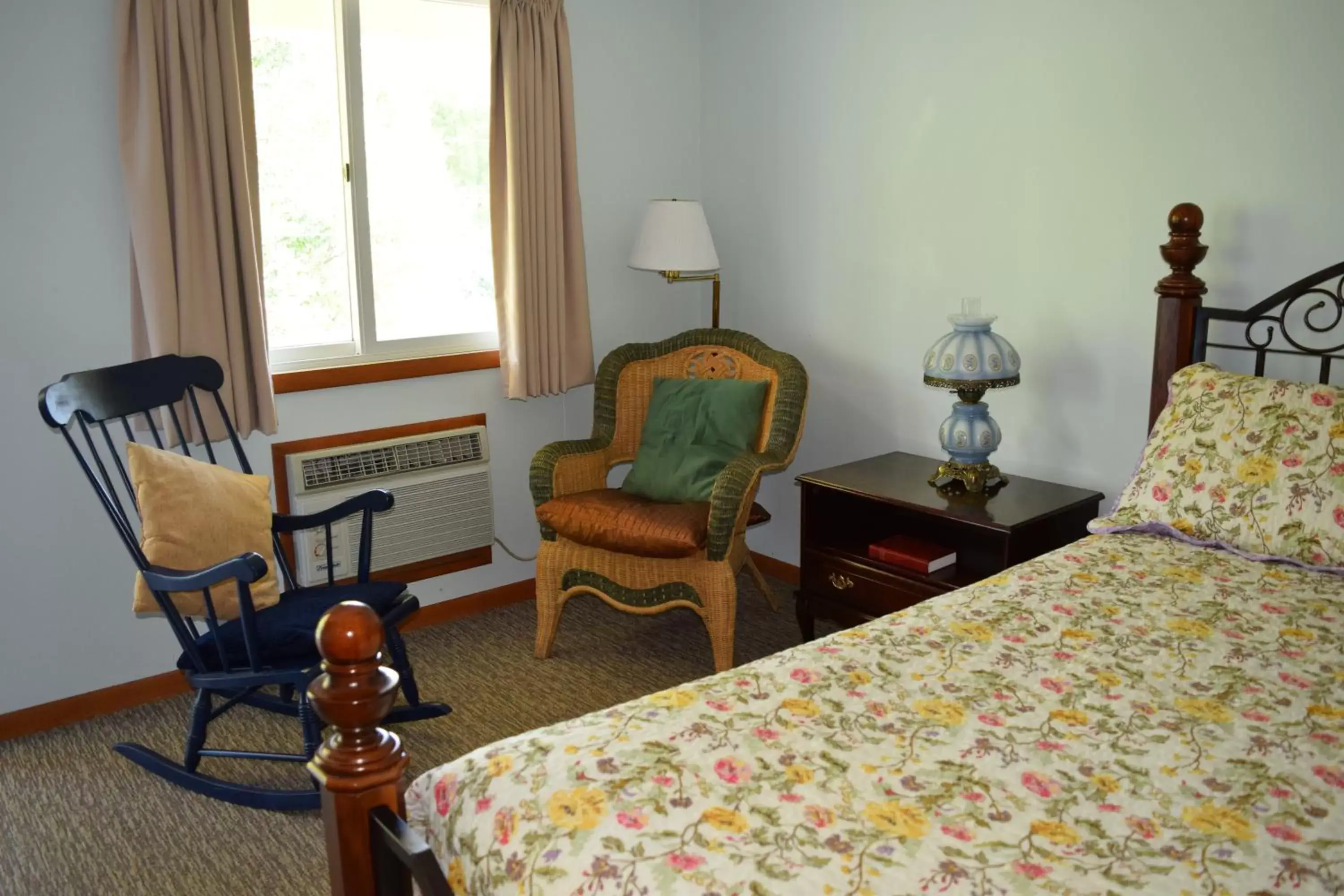 Seating Area in Green Valley Motor Lodge