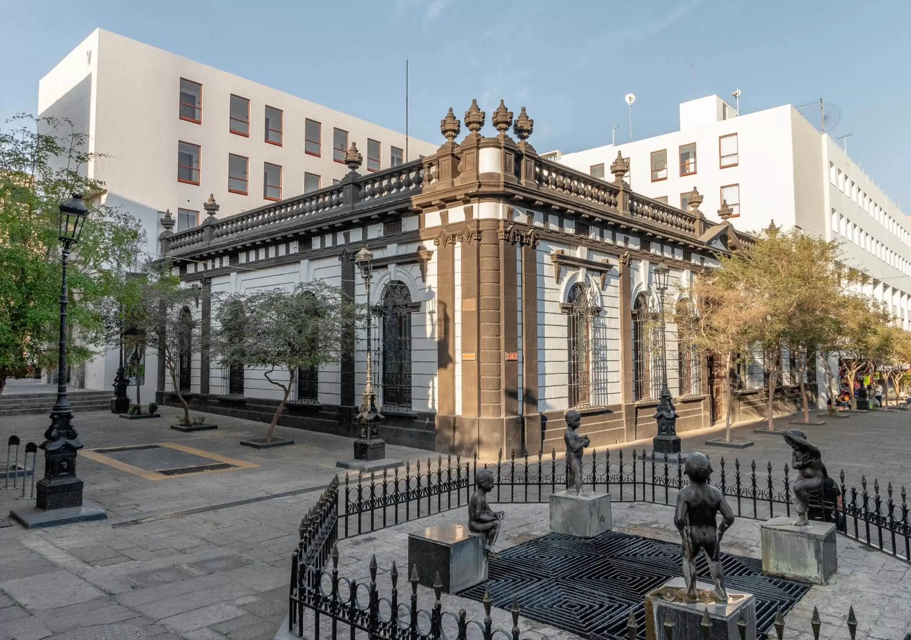 Property building in Six Hotel Guadalajara Degollado