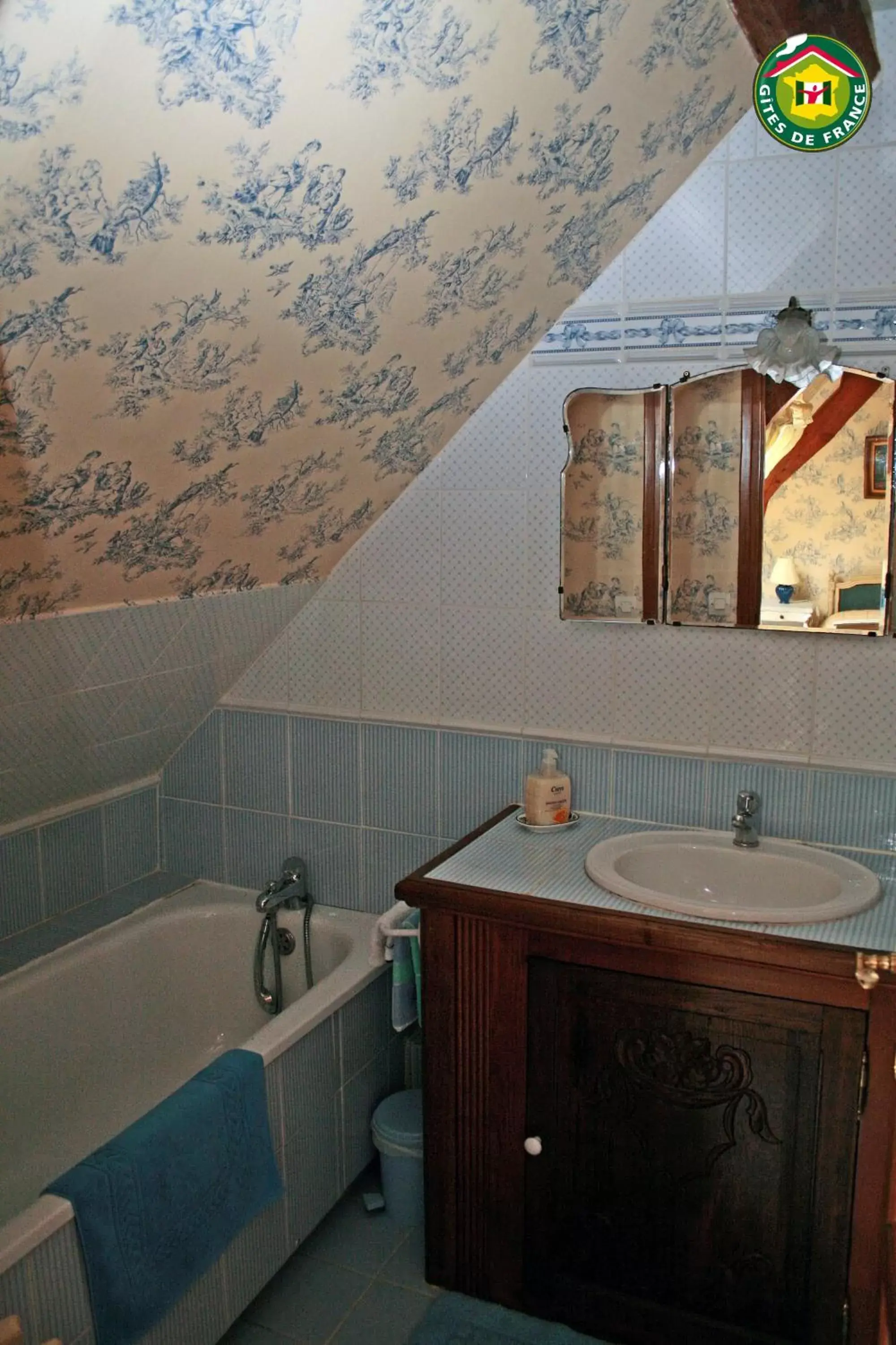 Twin Room with Private Bathroom - single occupancy in La ferme de la vallée Twin Room with Private Bathroom - single occupancy in La ferme de la vallée