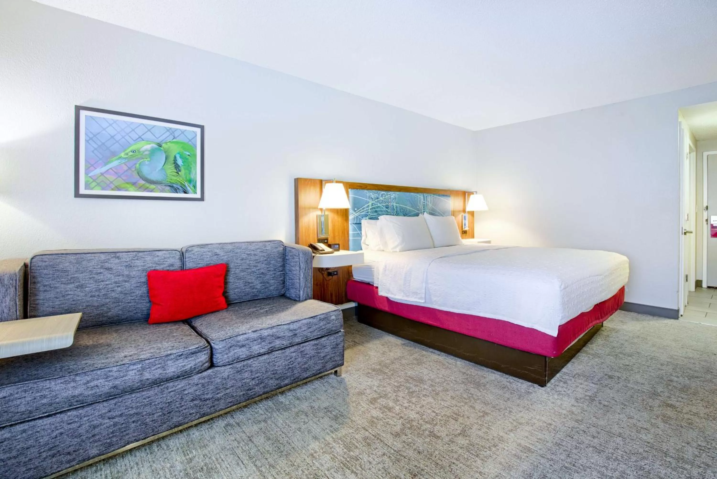 Living room, Bed in Hampton Inn Slidell