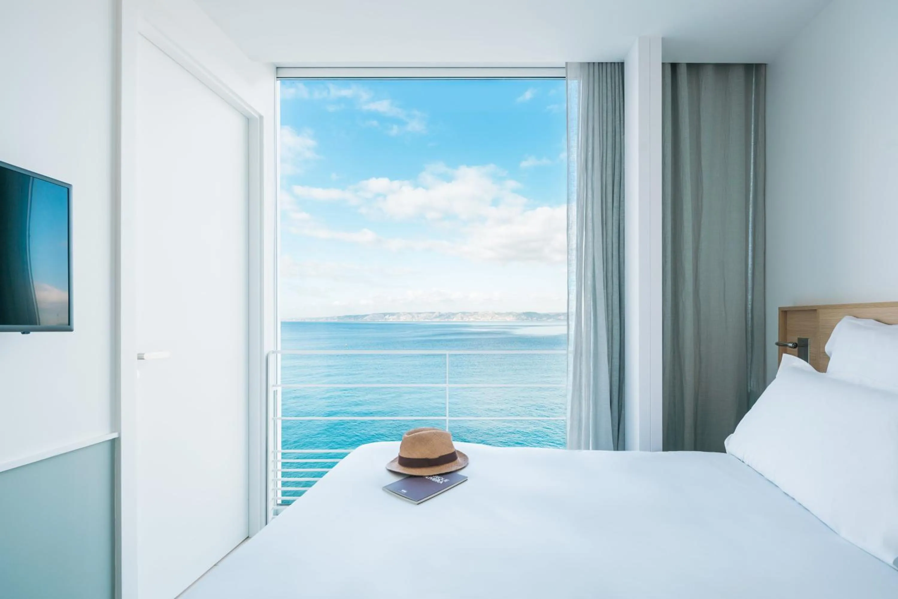 Sea view, Bed in Les Bords De Mer