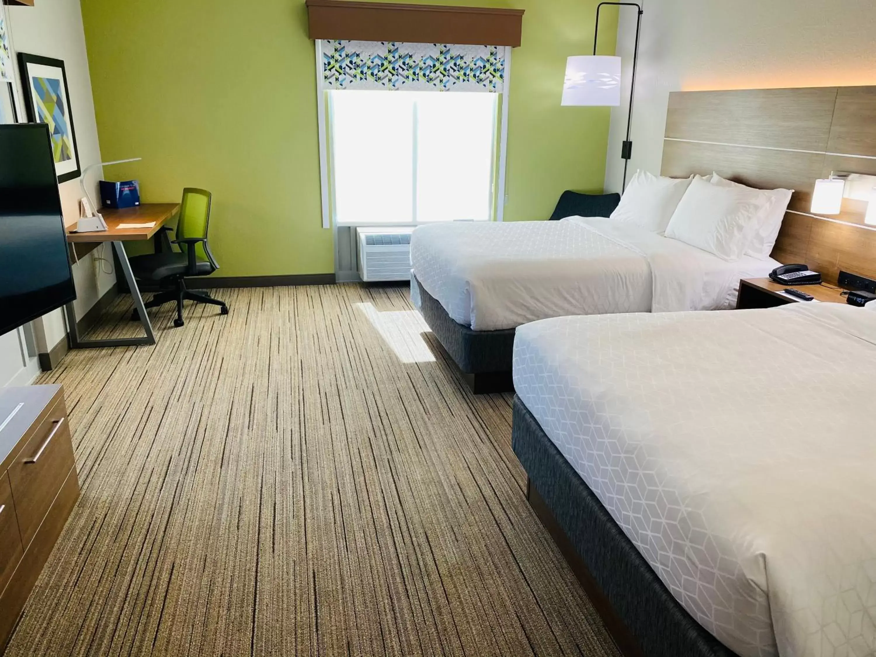 Photo of the whole room, Bed in Holiday Inn Express & Suites - Enterprise, an IHG Hotel