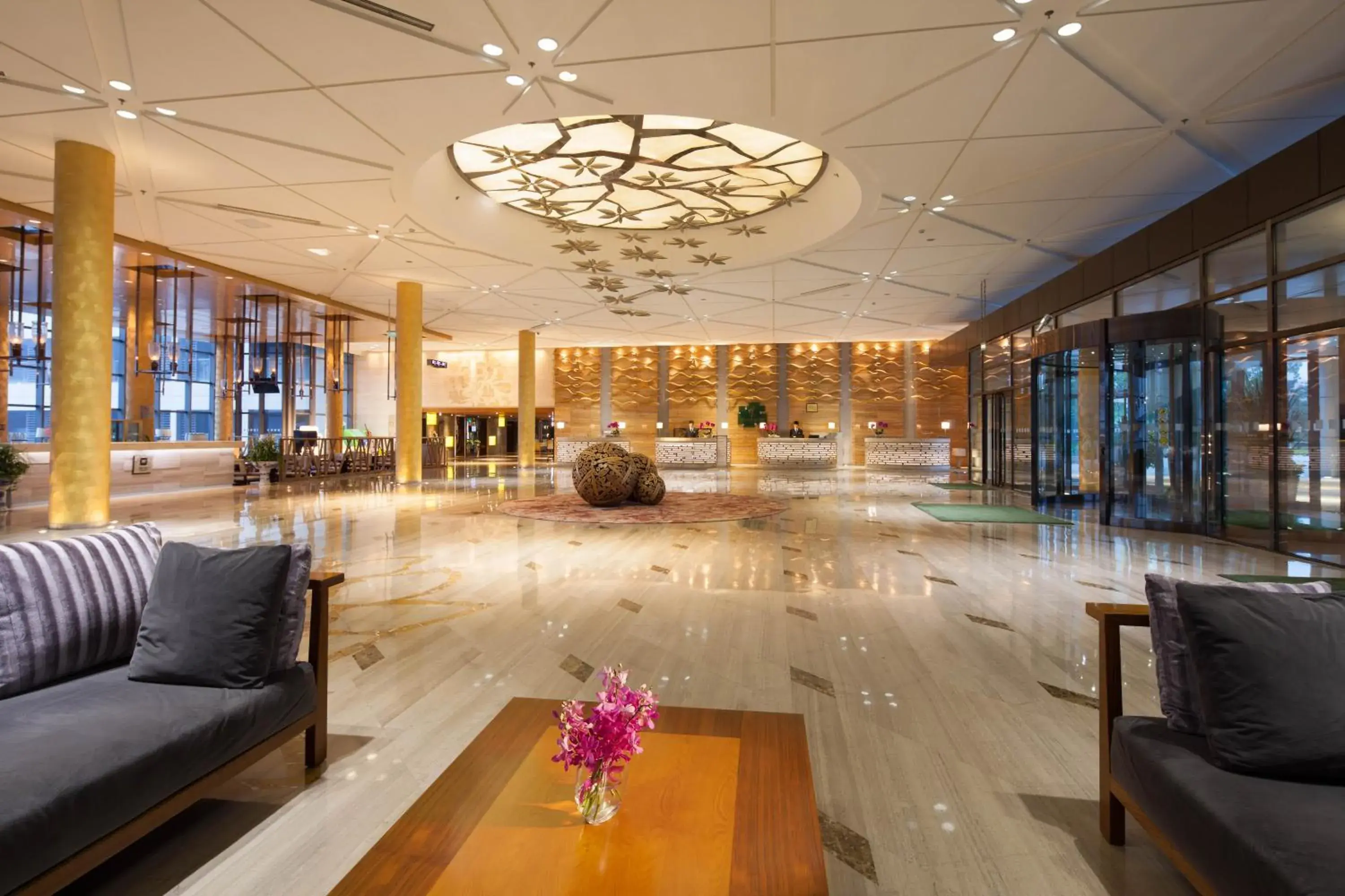 Property building, Lobby/Reception in Holiday Inn Beijing Shijingshan Parkview, an IHG Hotel