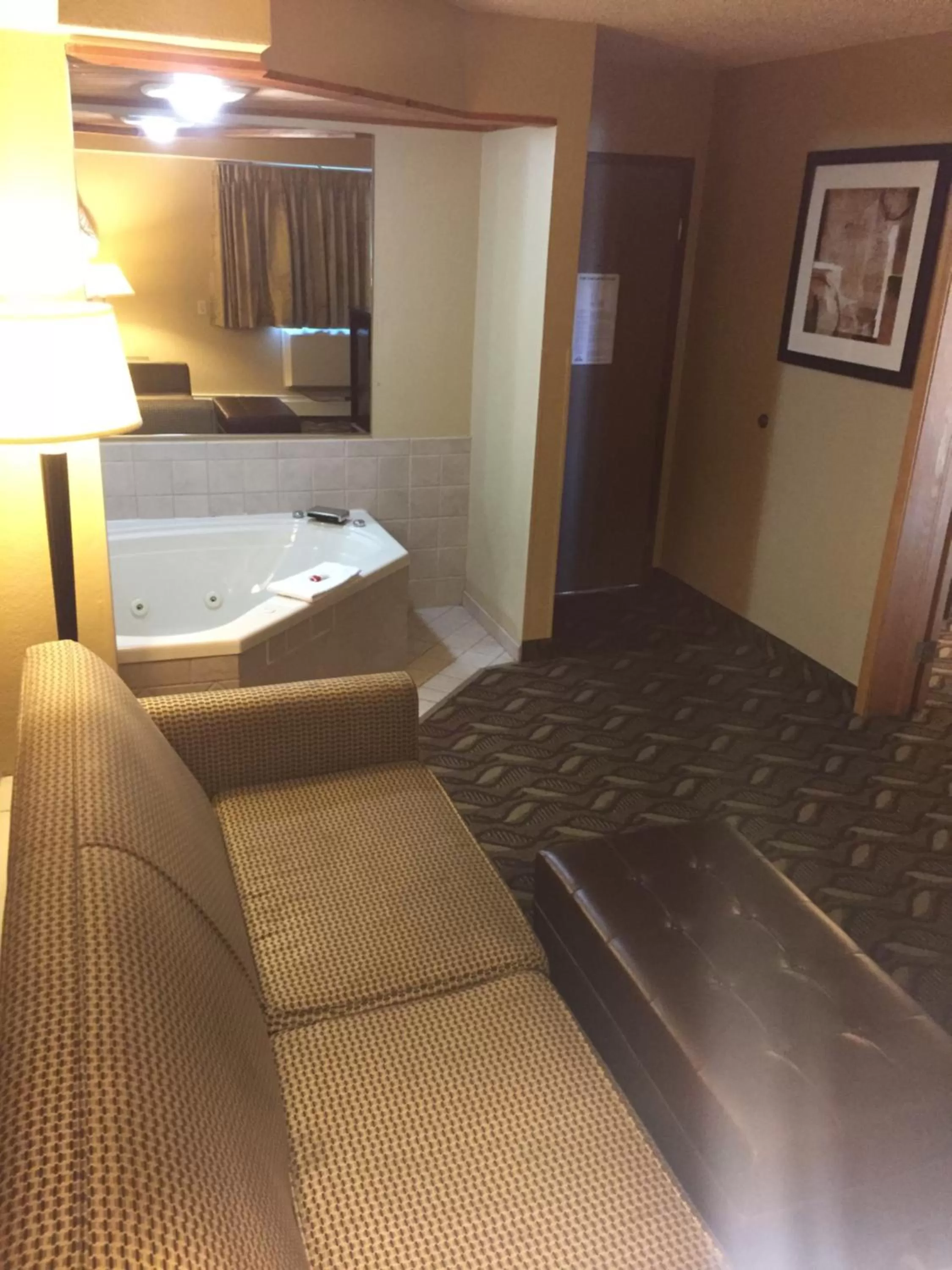 Other, Bed in Days Inn by Wyndham Bismarck