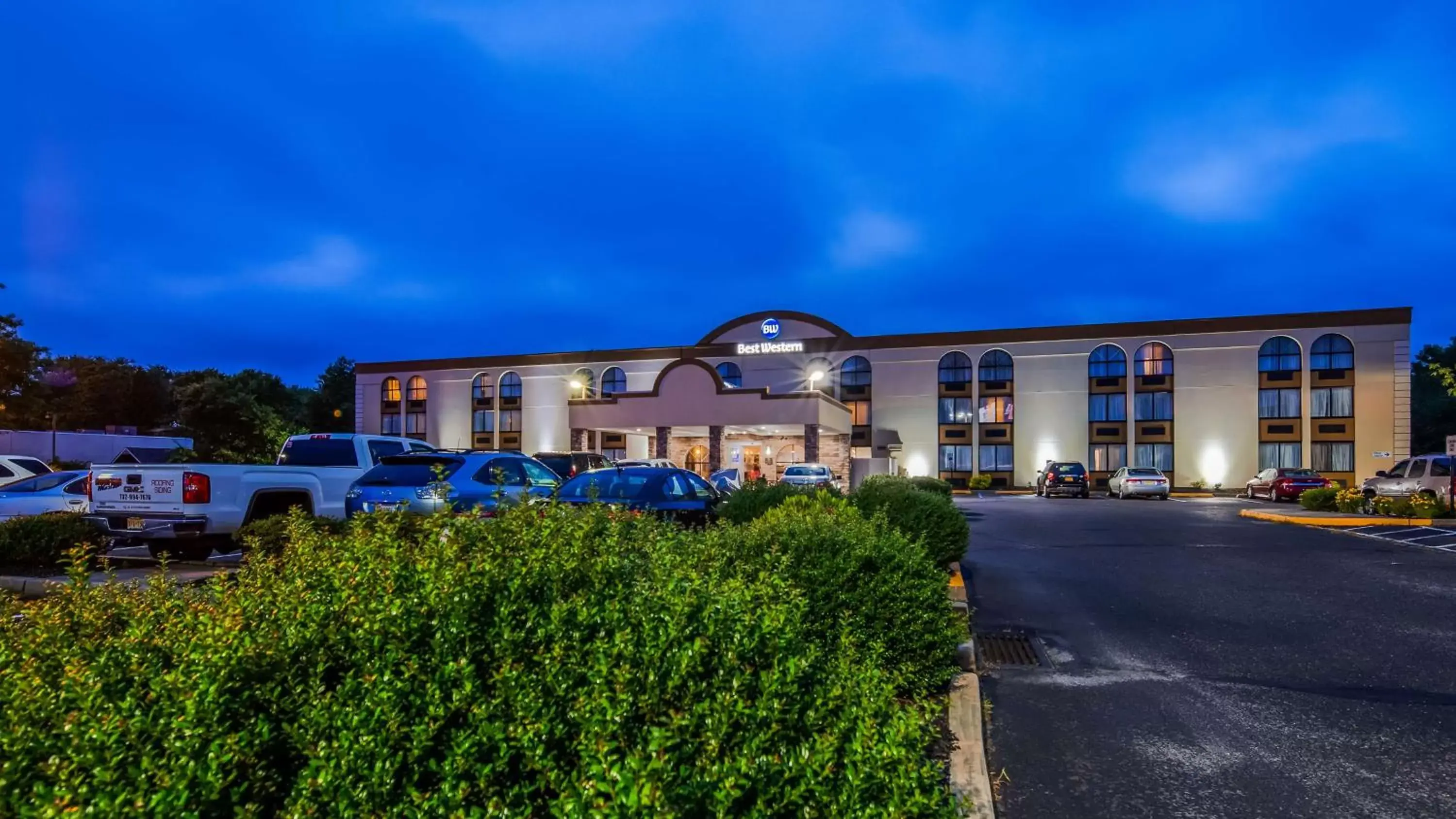 Property Building in Best Western Hazlet Inn