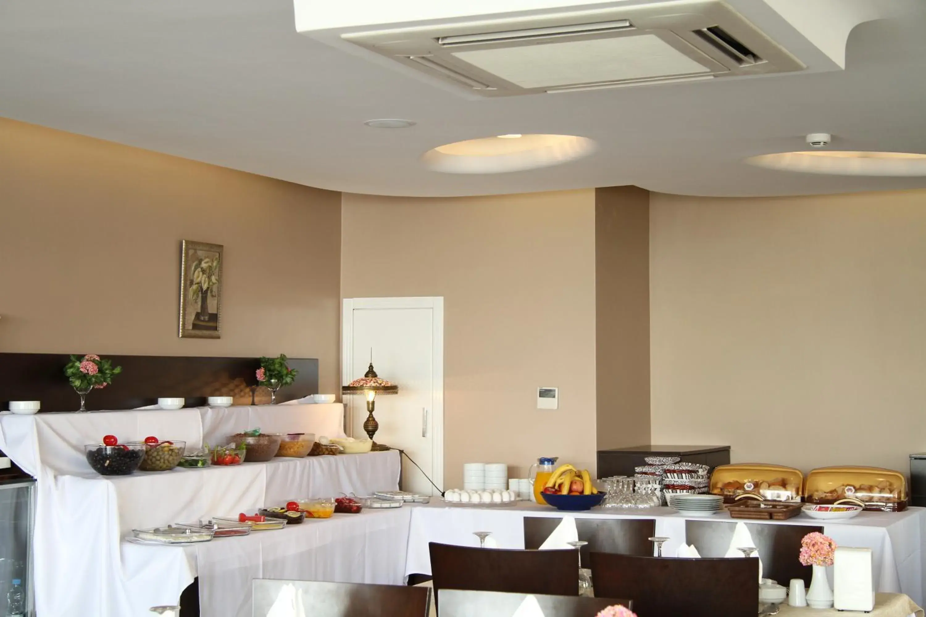 Restaurant/Places to Eat in Solis Hotel