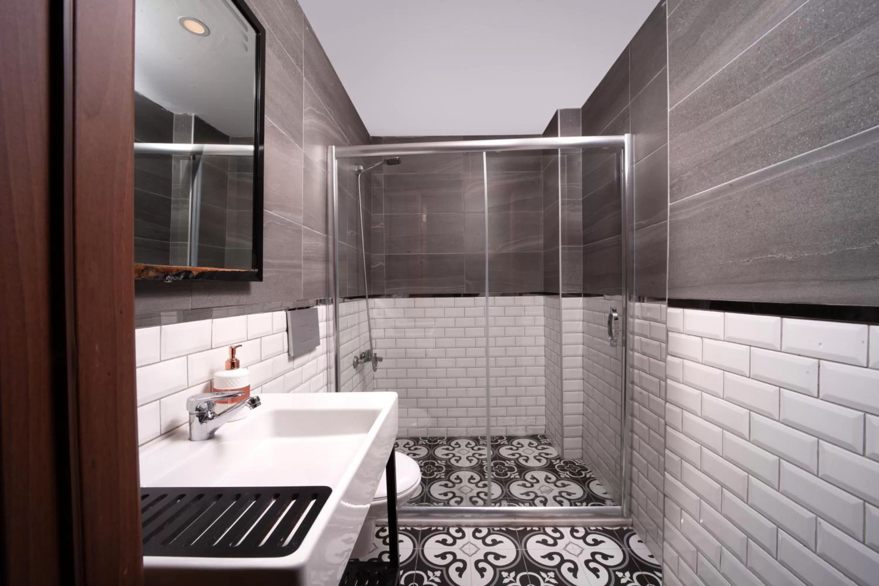 Bathroom in taxim cool