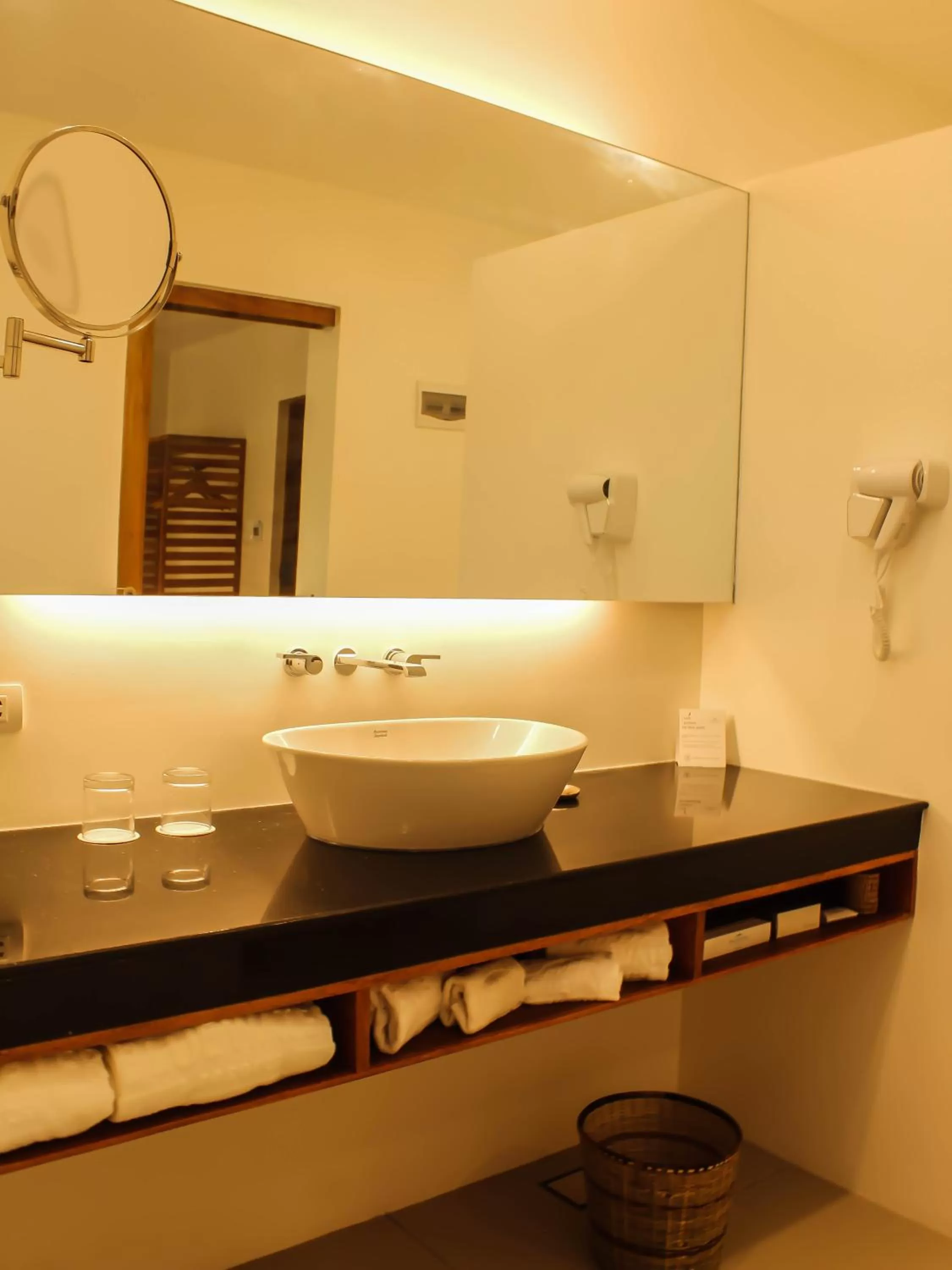 Bathroom in Bluewater Panglao Beach Resort