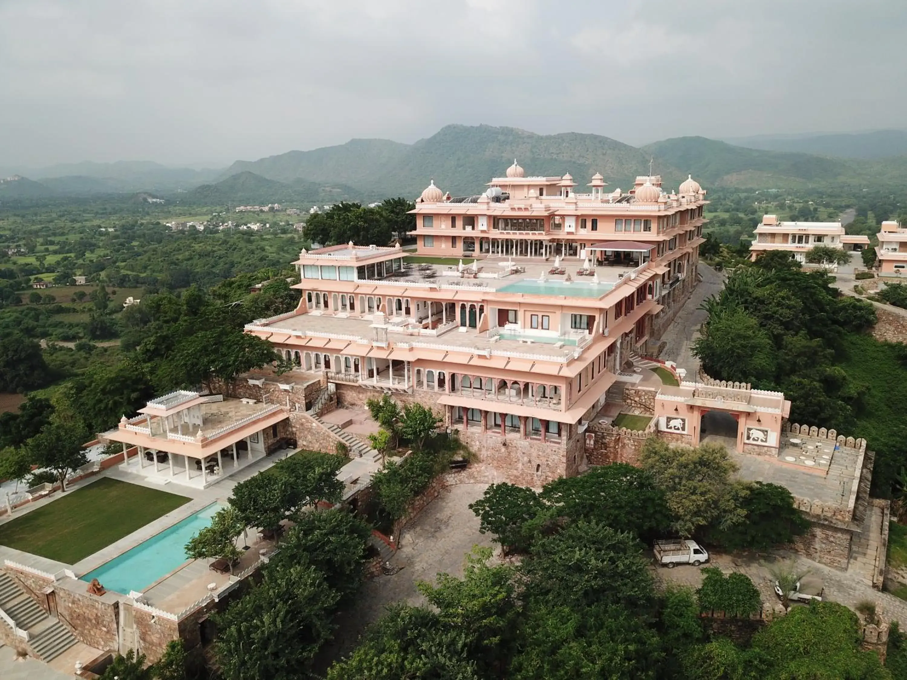 Property building, Bird's-eye View in Fateh Garh Resort by Fateh Collection