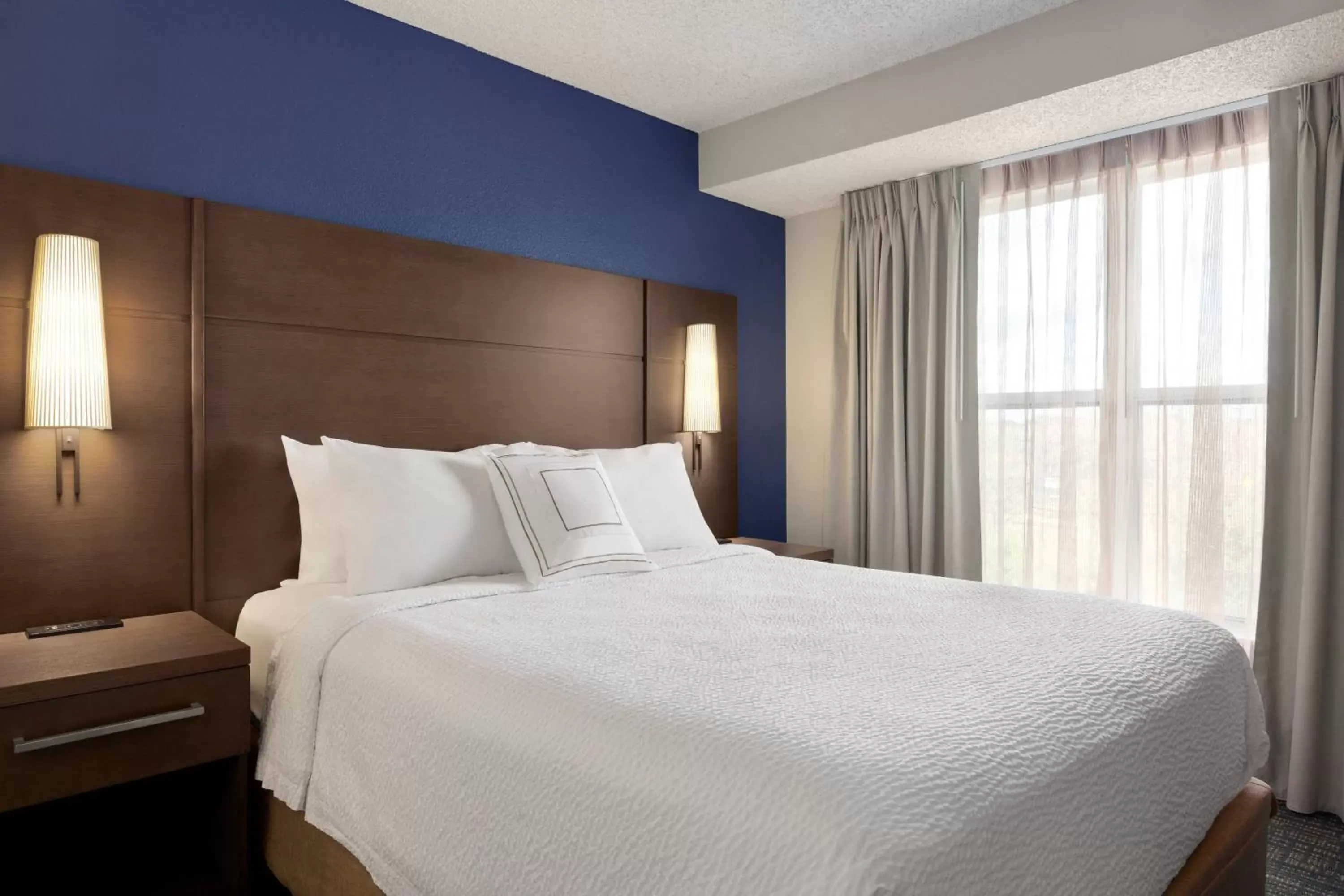 Bedroom, Bed in Residence Inn by Marriott Roseville