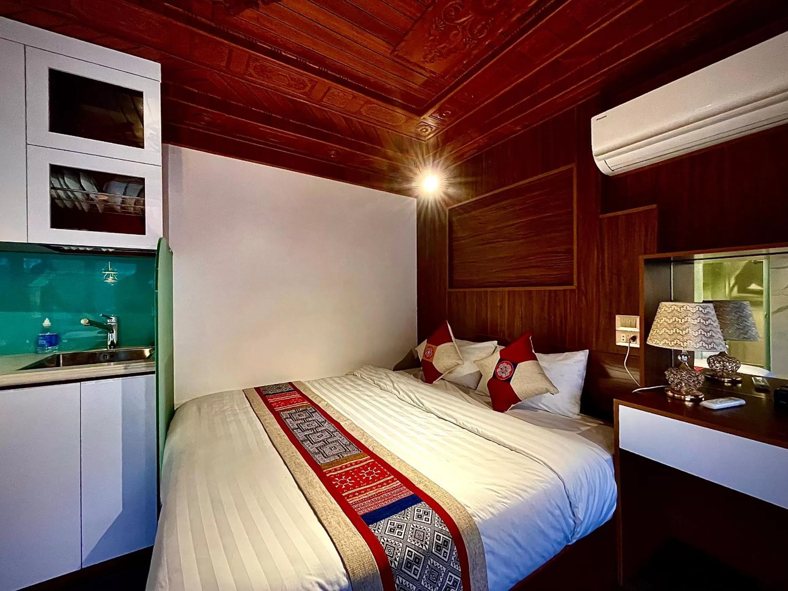 Bedroom, Bed in Maison Mackeno