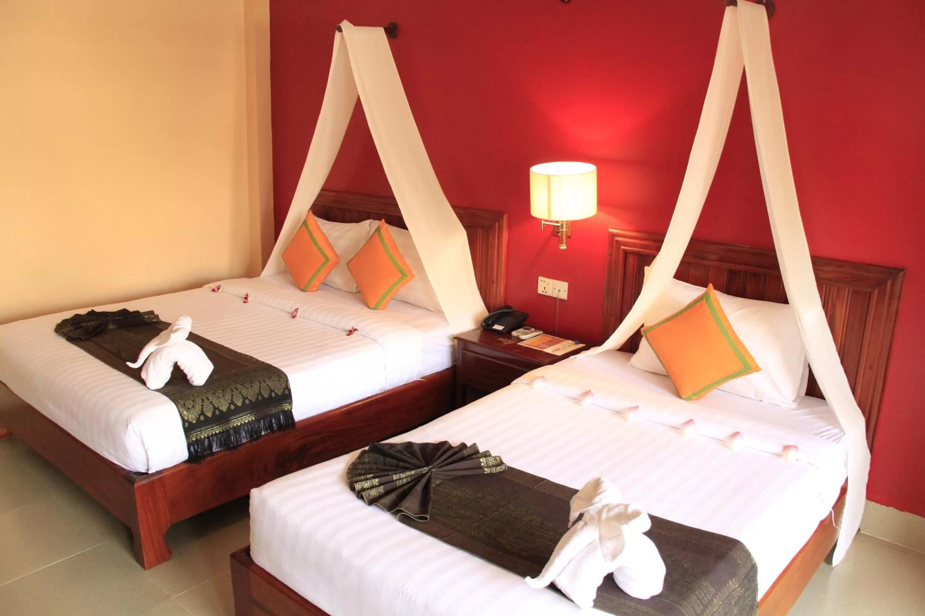 Photo of the whole room, Bed in Mekong Angkor Palace Inn