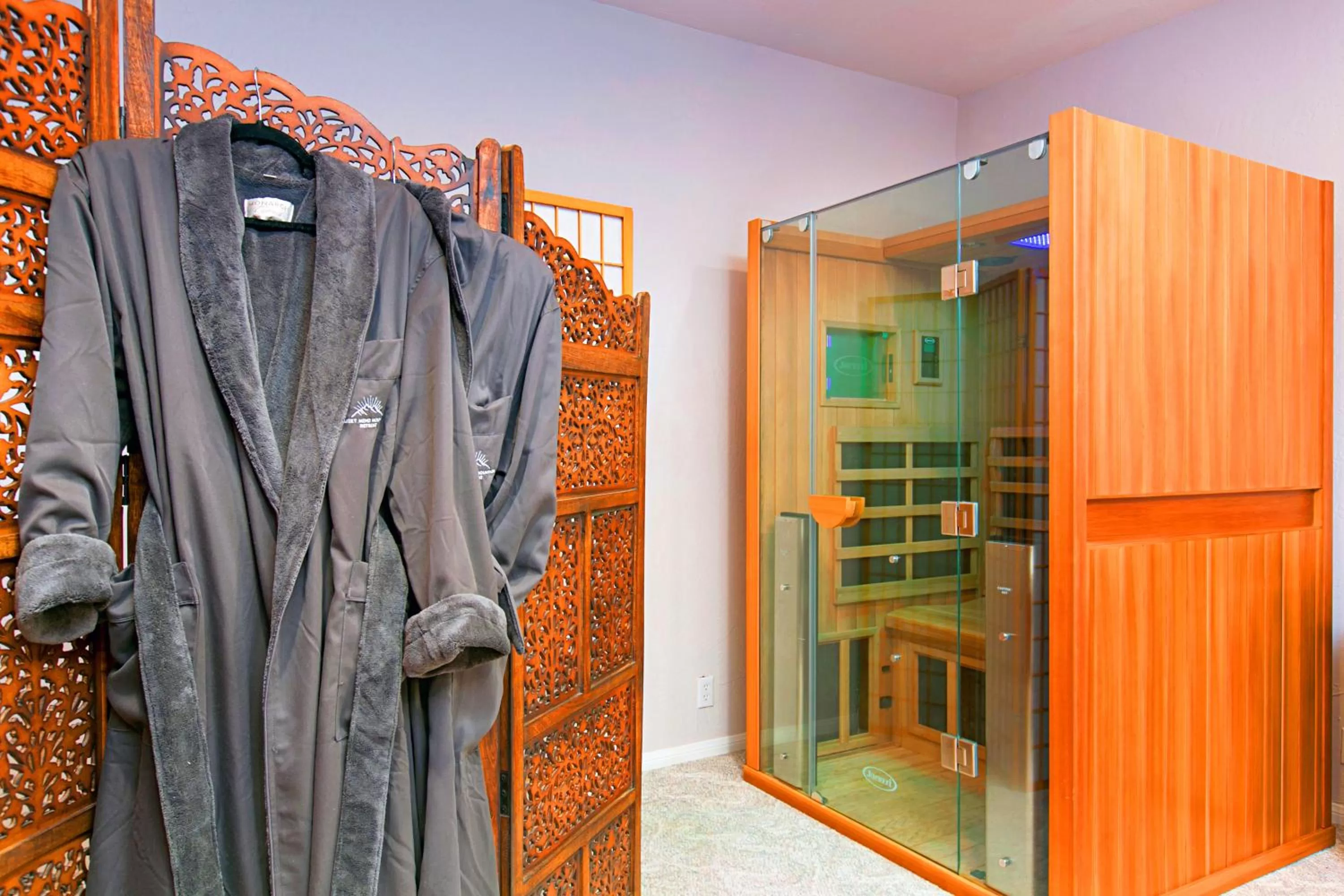 Sauna in Quiet Mind Mountain Lodge, Retreat & Spa