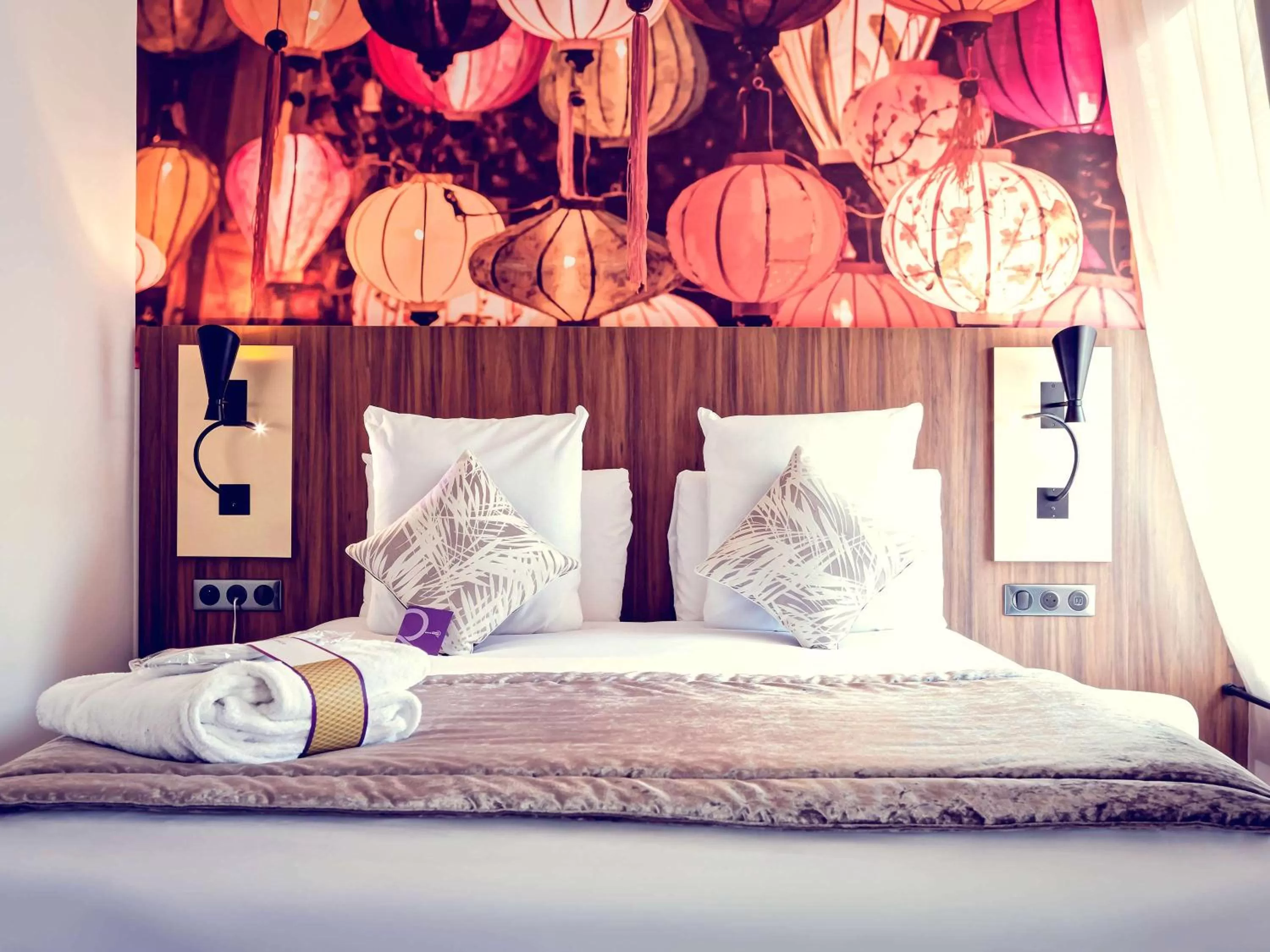 Photo of the whole room, Bed in Mercure Lyon Centre Plaza République