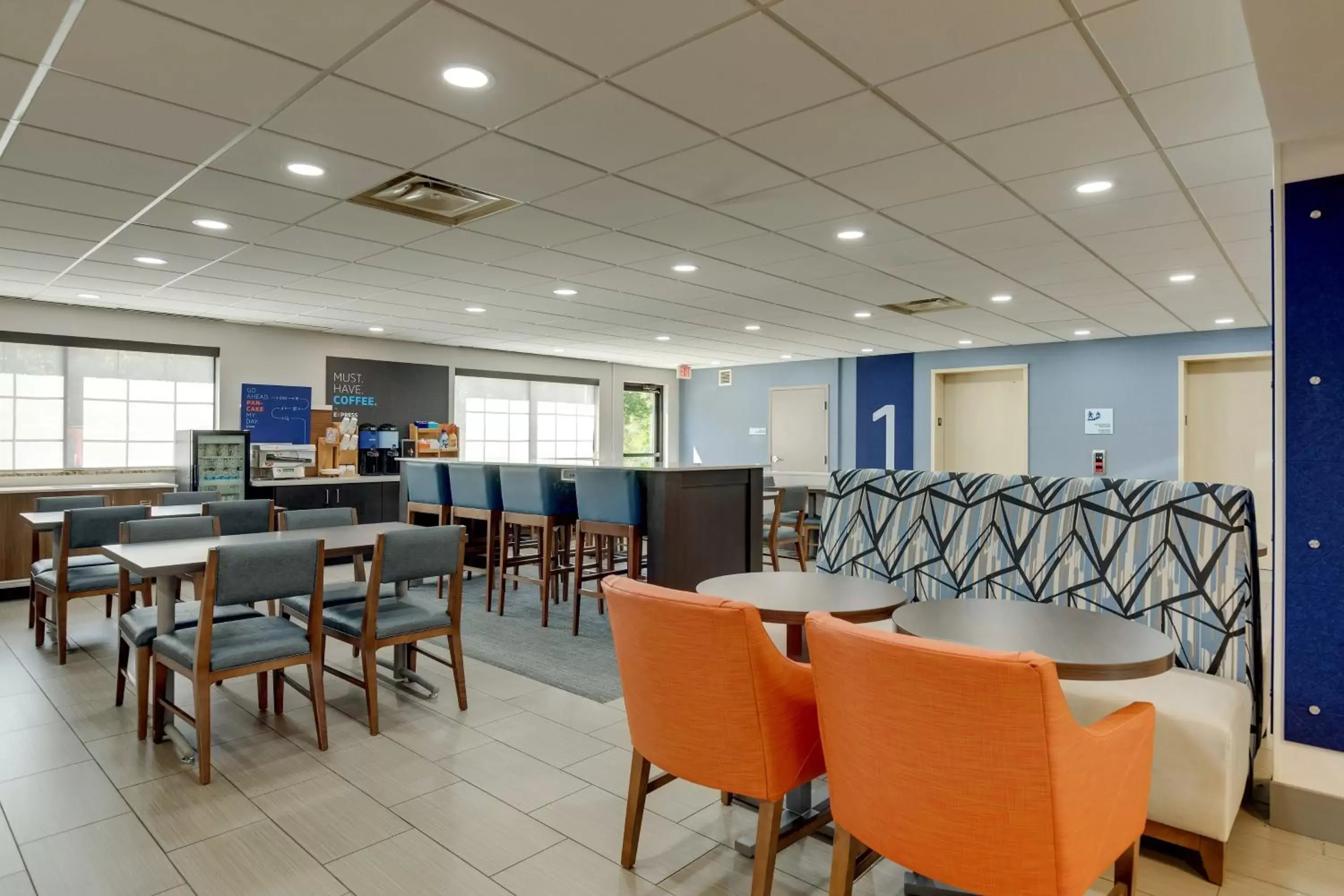 Breakfast, Restaurant/Places to Eat in Holiday Inn Express I-95 Capitol Beltway - Largo, an IHG Hotel