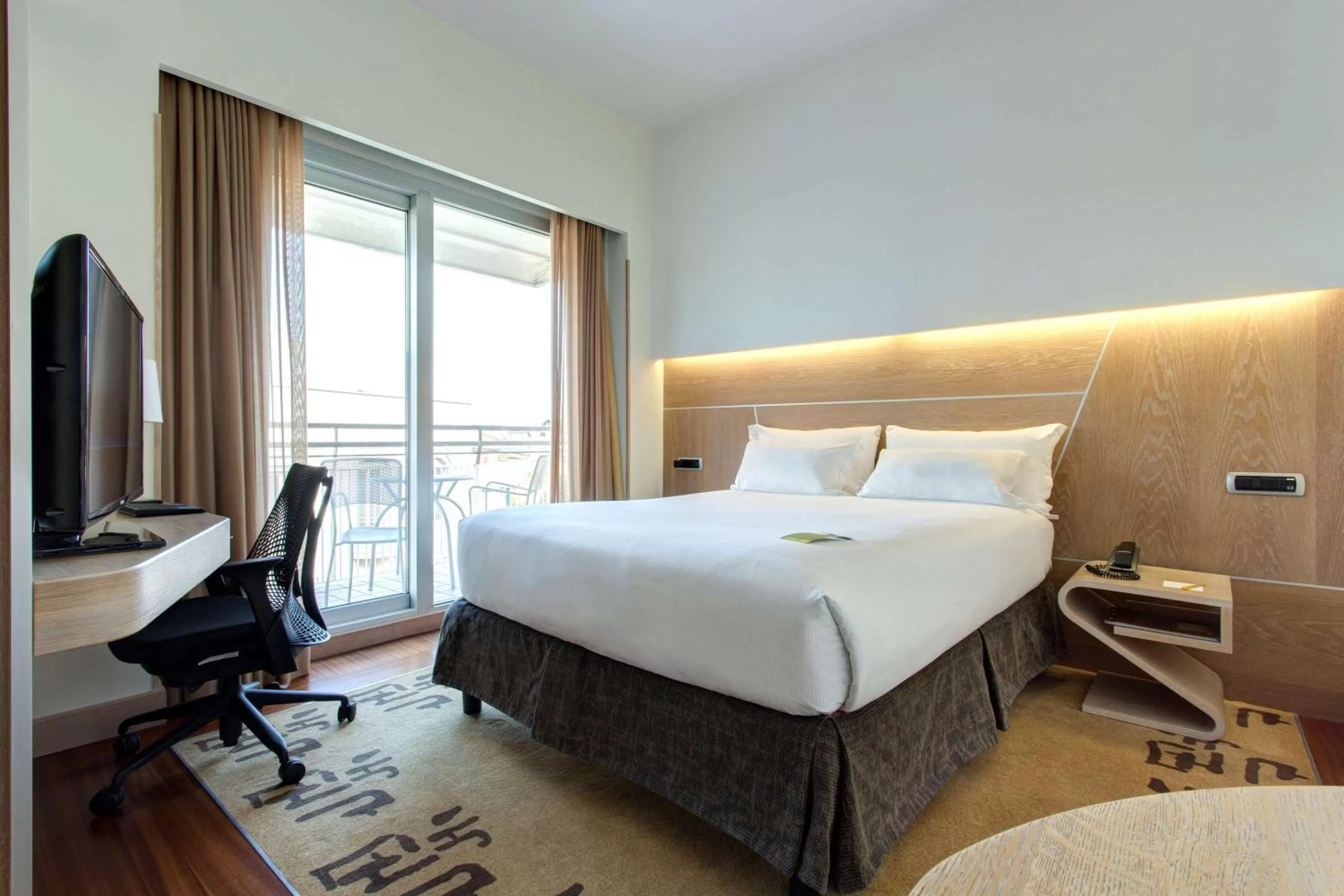 Bed in Hilton Garden Inn Rome Claridge