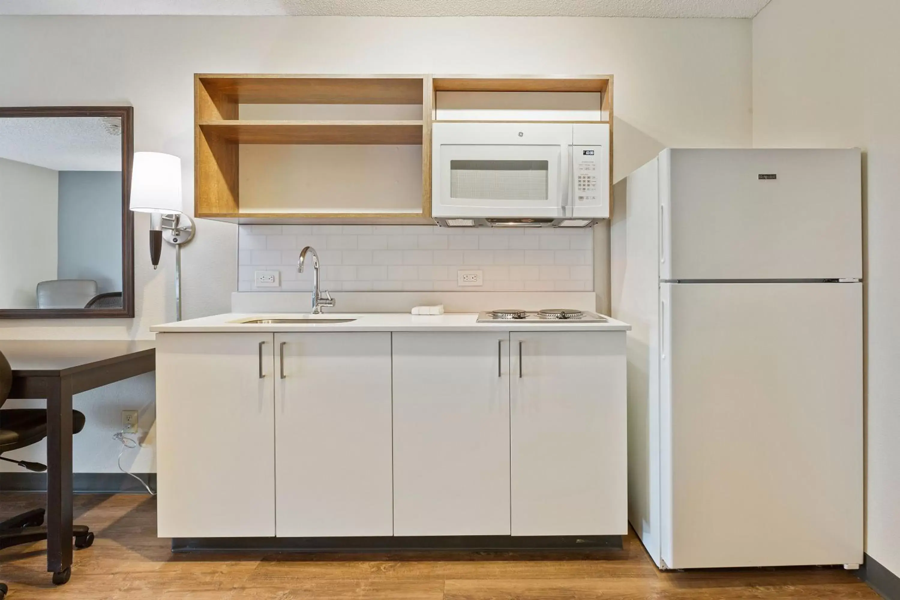 Kitchen or kitchenette, Kitchen/Kitchenette in Extended Stay America Premier Suites - Miami - Airport - Doral - 25th Street