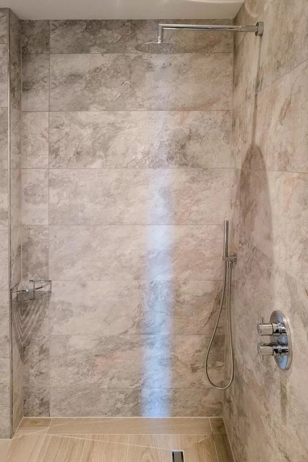 Shower in Lochside House Hotel & Spa