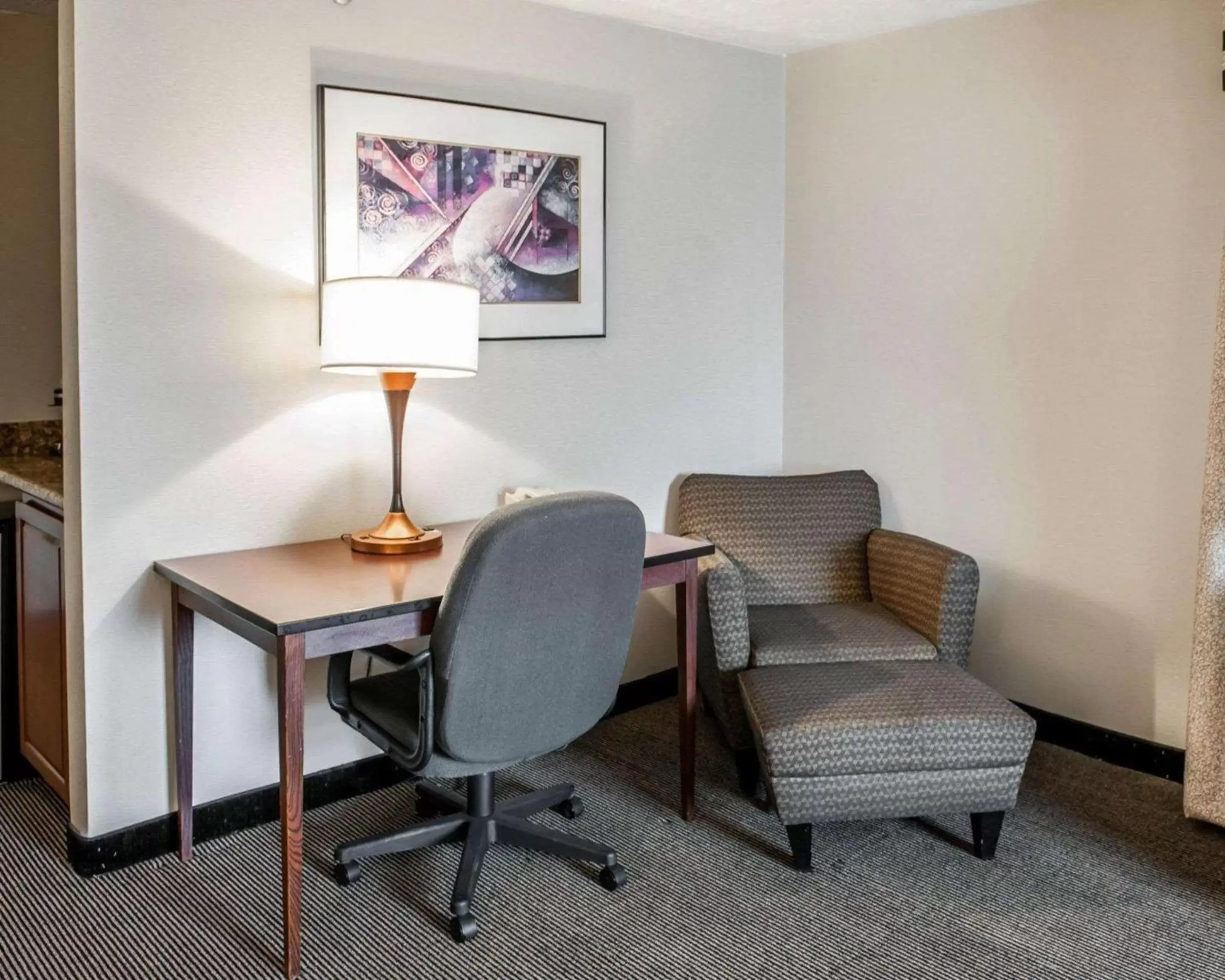 Photo of the whole room, Seating Area in Comfort Inn Indianapolis South I-65