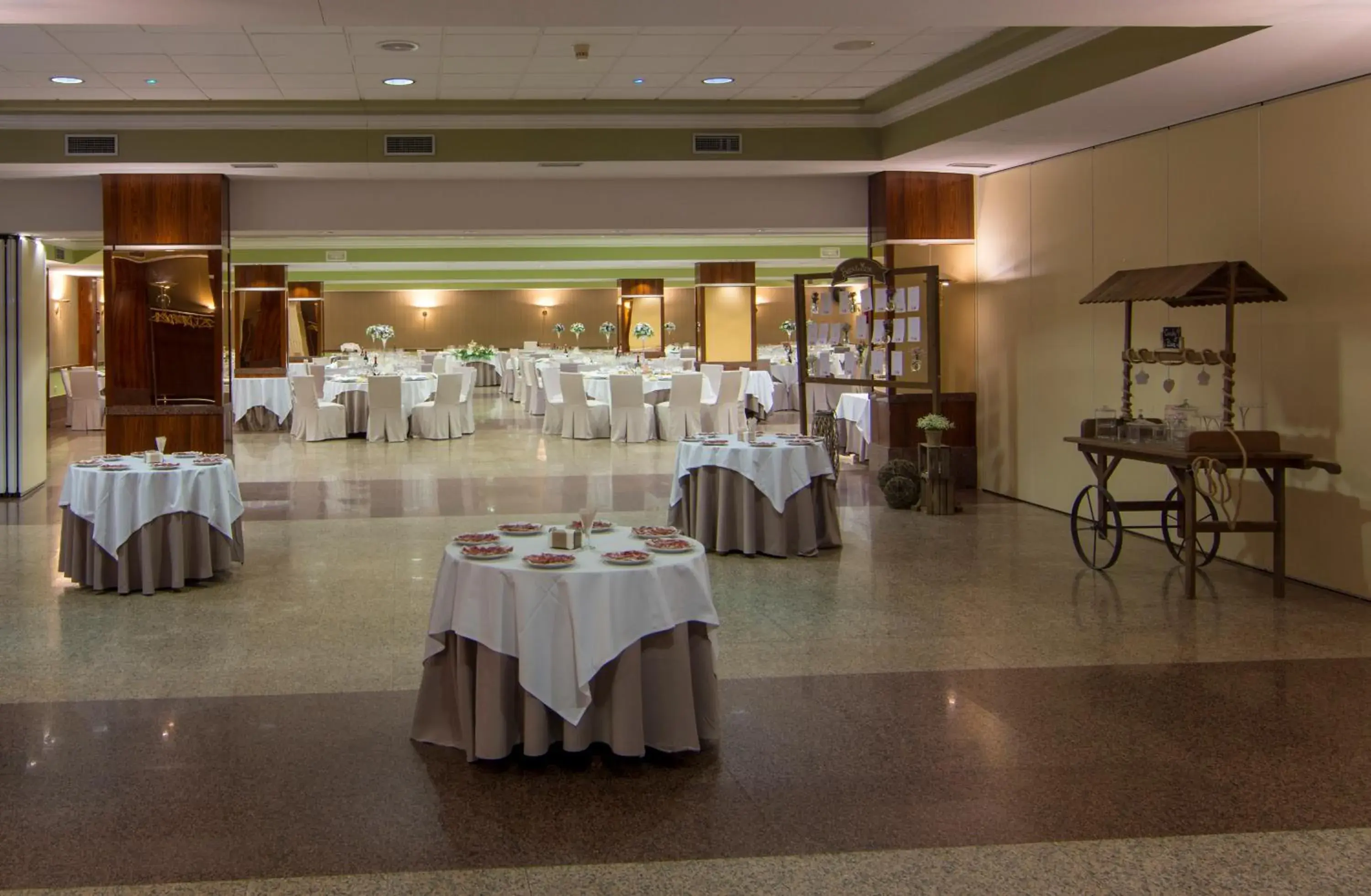 Restaurant/places to eat in Hotel Europa Restaurant/places to eat in Hotel Europa