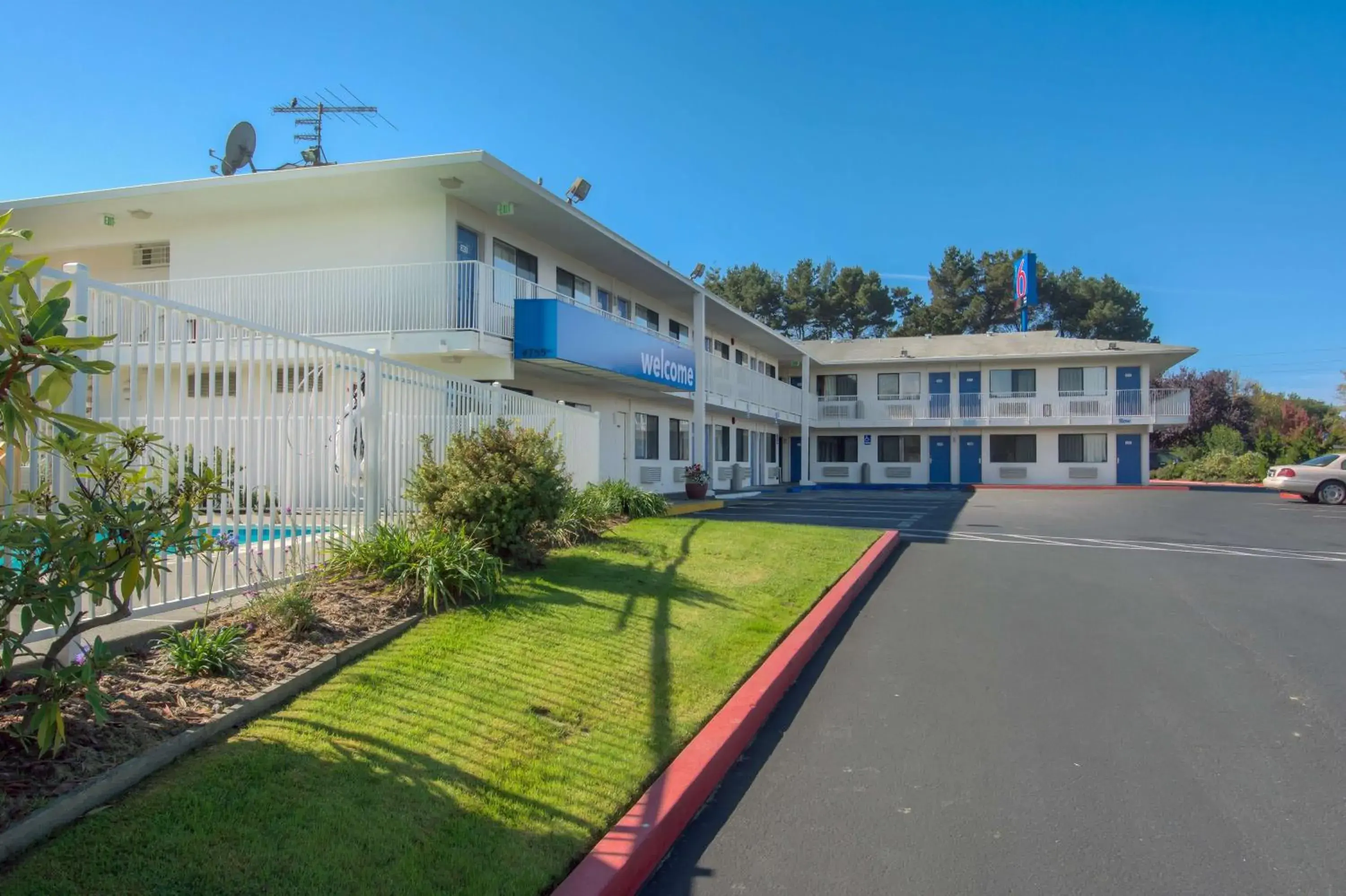 Property building, Garden in Motel 6-Arcata, CA Cal Poly Humboldt