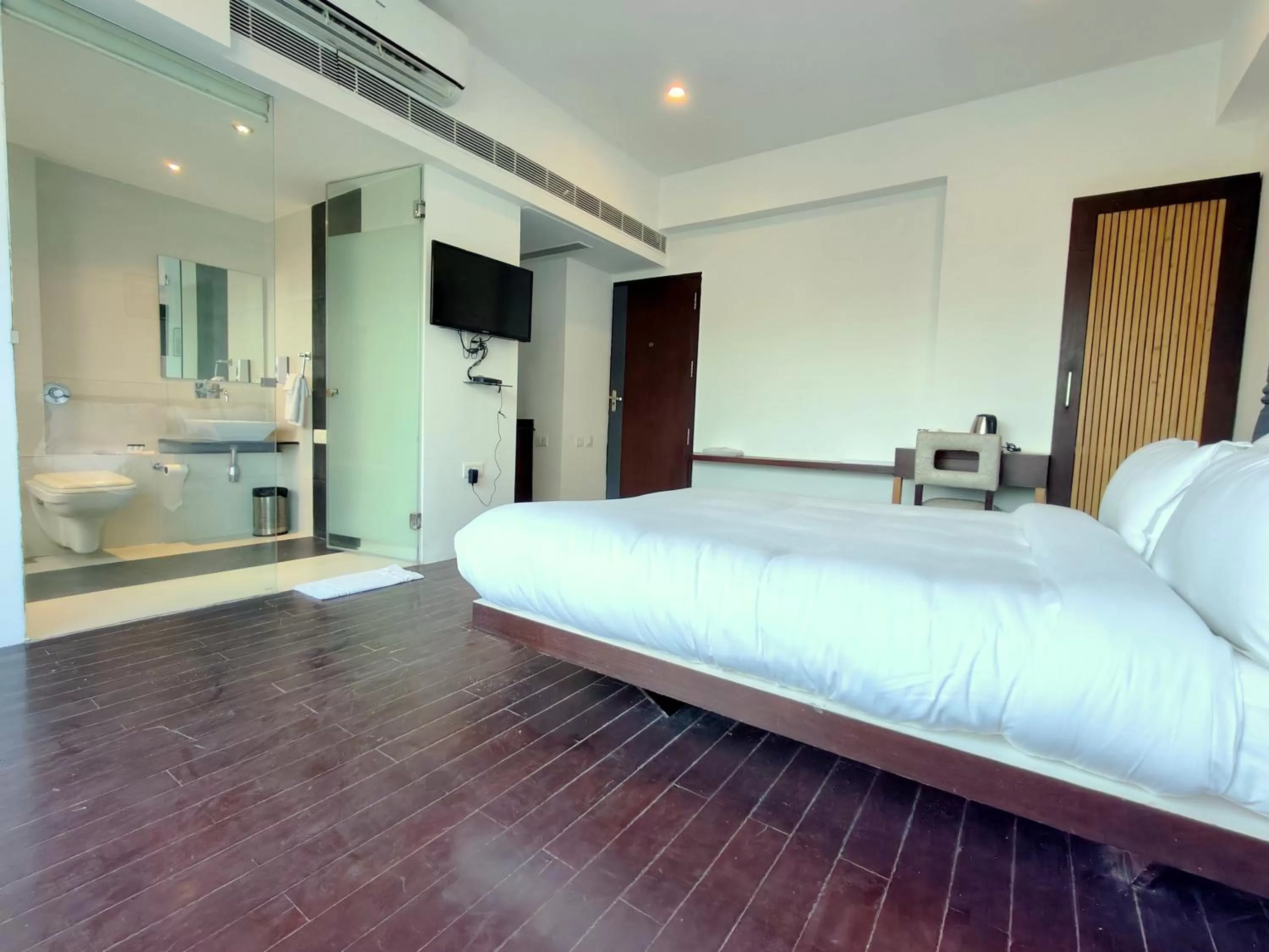 Bedroom, Bed in The Sky Imperial Hotel Yahvi