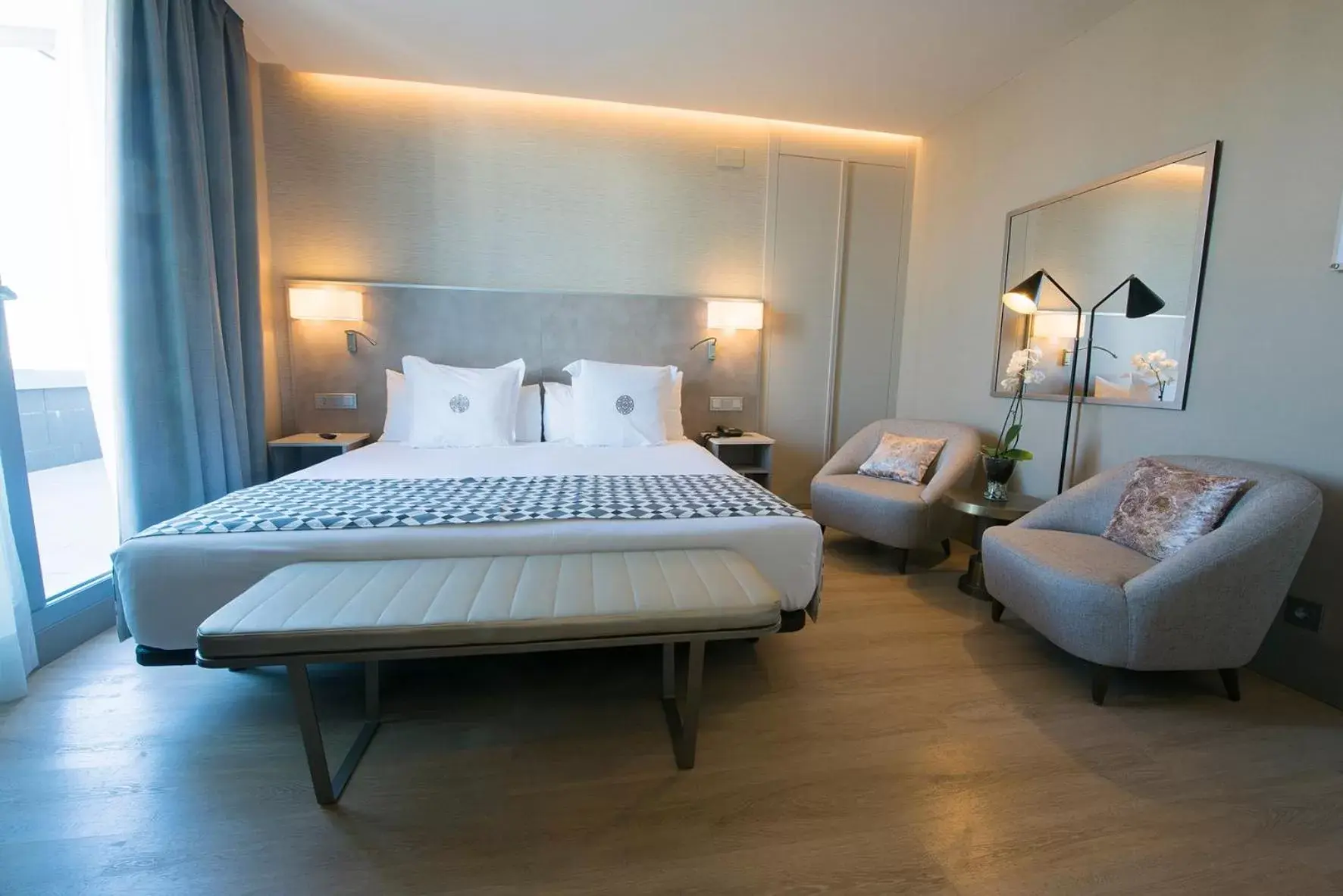 Decorative detail, Bed in Hotel América Sevilla Decorative detail, Bed in Hotel América Sevilla